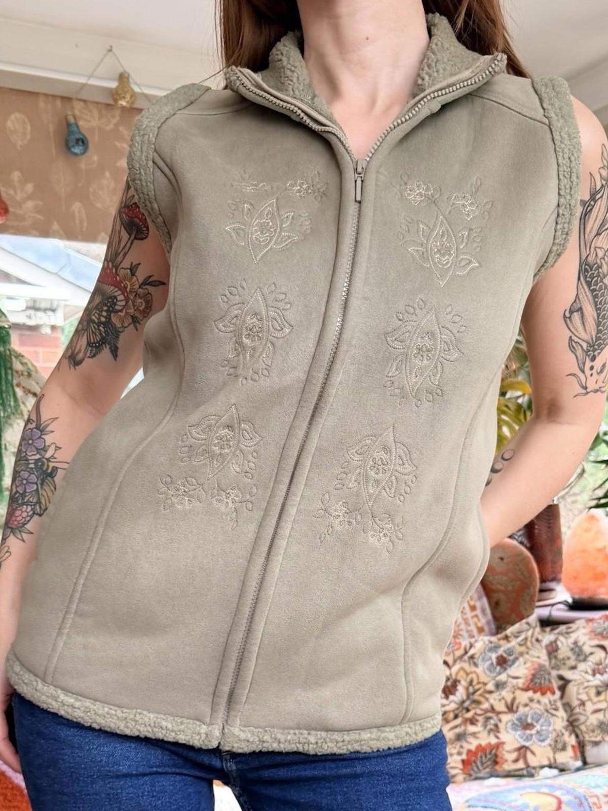 Vintage Y2K Embroidered Gilet Green Size 10 12 Fleece Lined Body Warmer Jacket