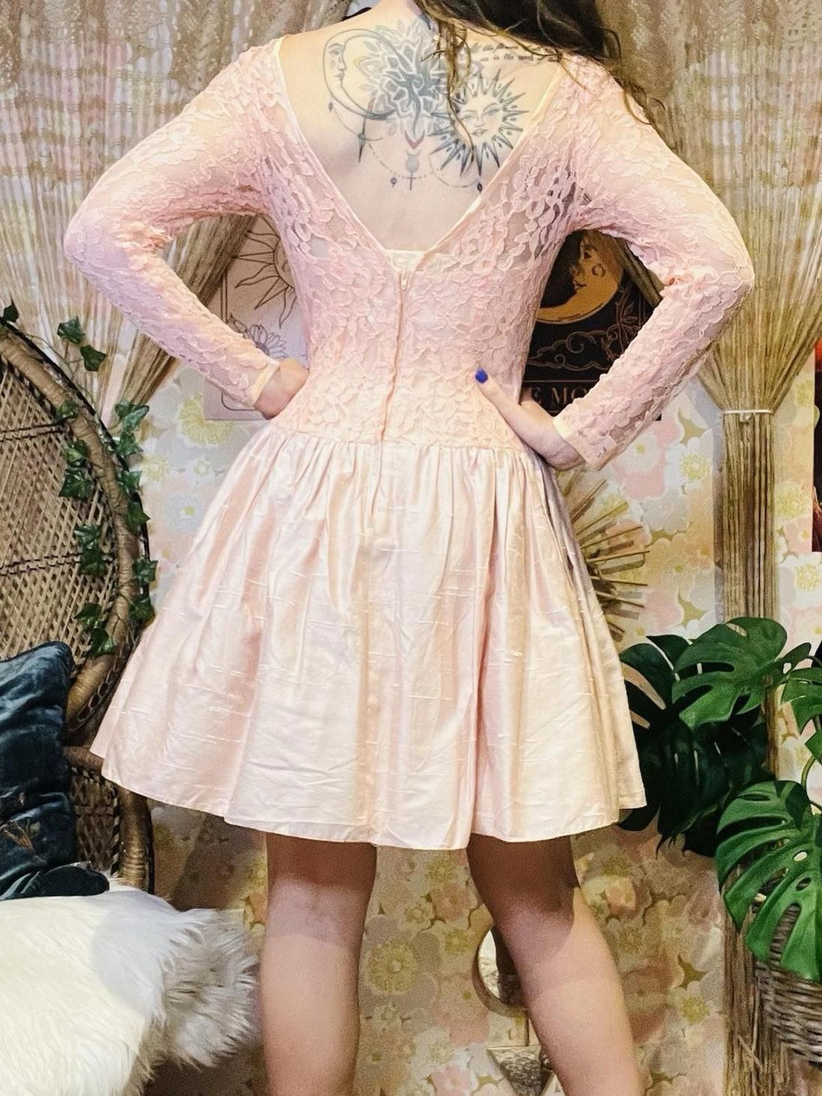 Vintage 1990s Prom Dress Short Lace Long Sleeve Corset Party Dress Pink Size 10