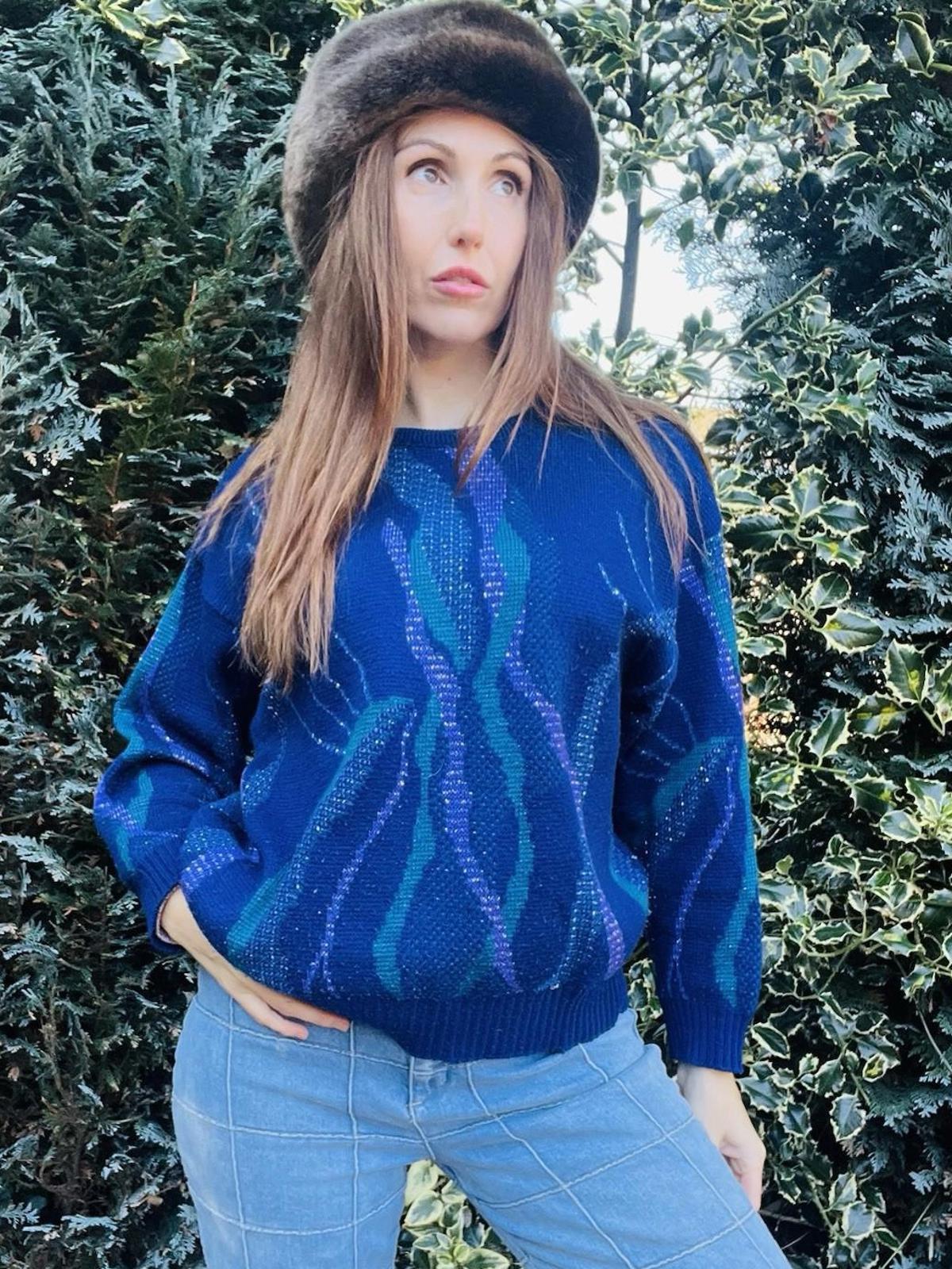 Vintage 1980s Knitted Jumper Blue Retro Design Winter Knit Blue Size L