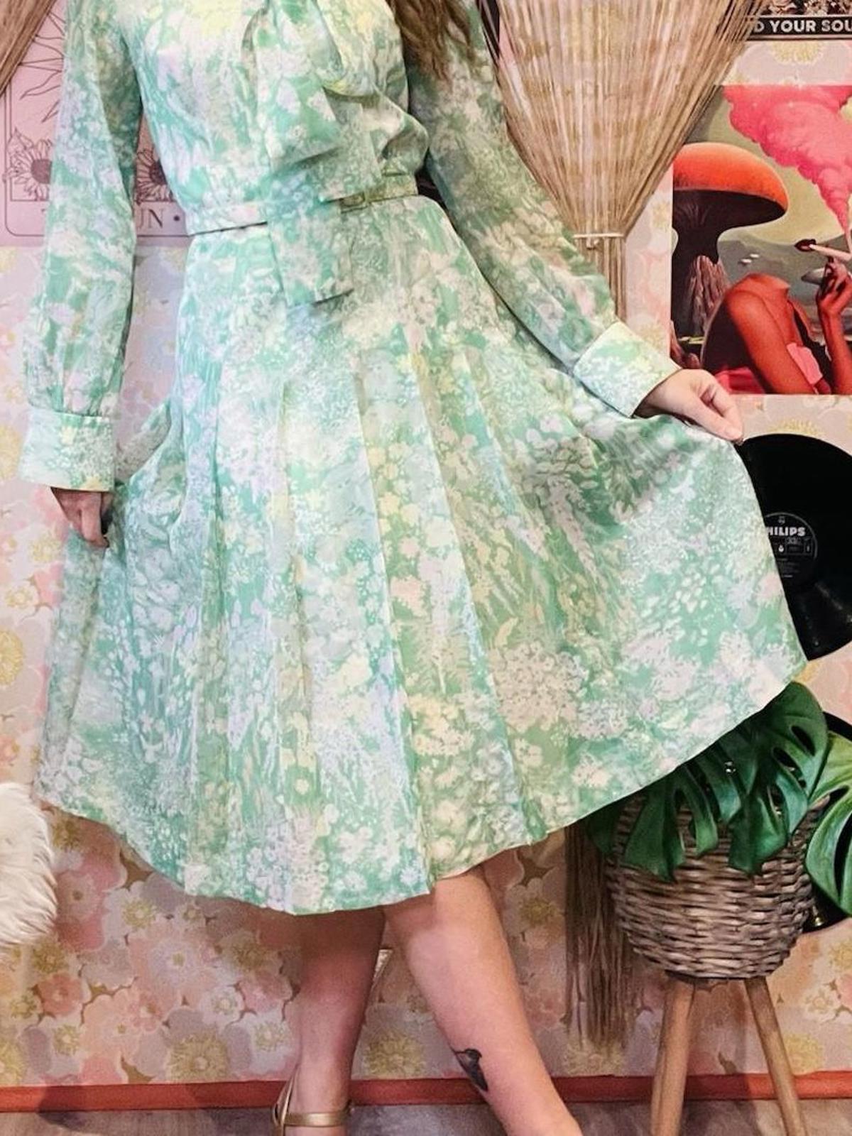 Vintage 1960s Shirt Dress Pleated Long Sleeve With Pussy Bow And Belt Green 12