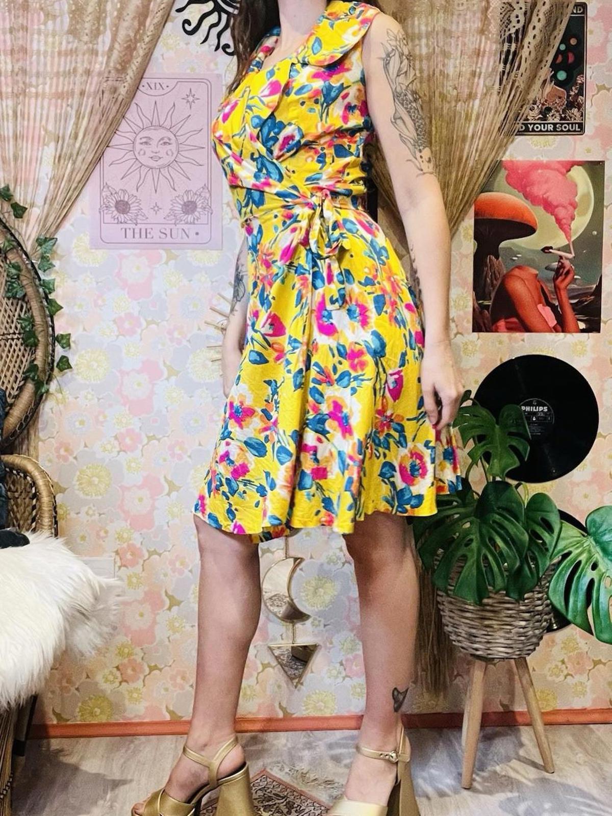 Vintage Summer Floral Dress Short Wrap Dress With Collar Bold Yellow Print 8 10