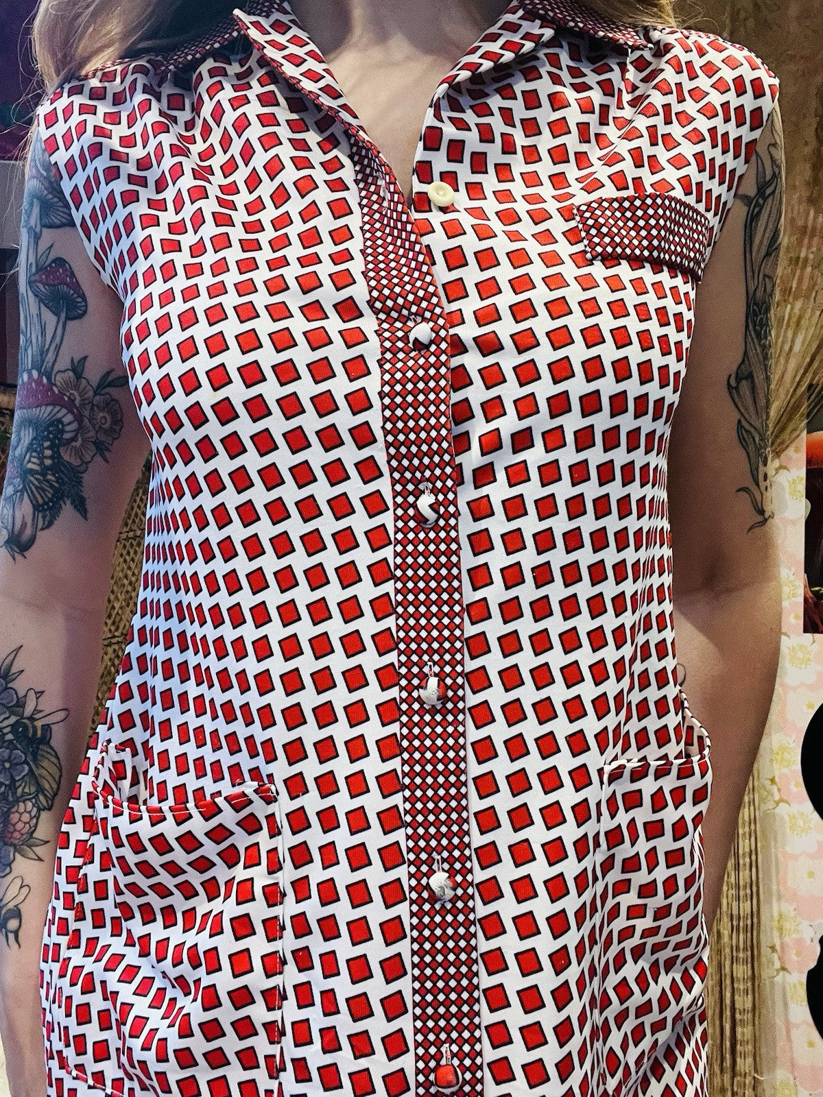 Vintage 1960s Shirt Dress Retro Print Button Down Dress With Pockets Red Size 10