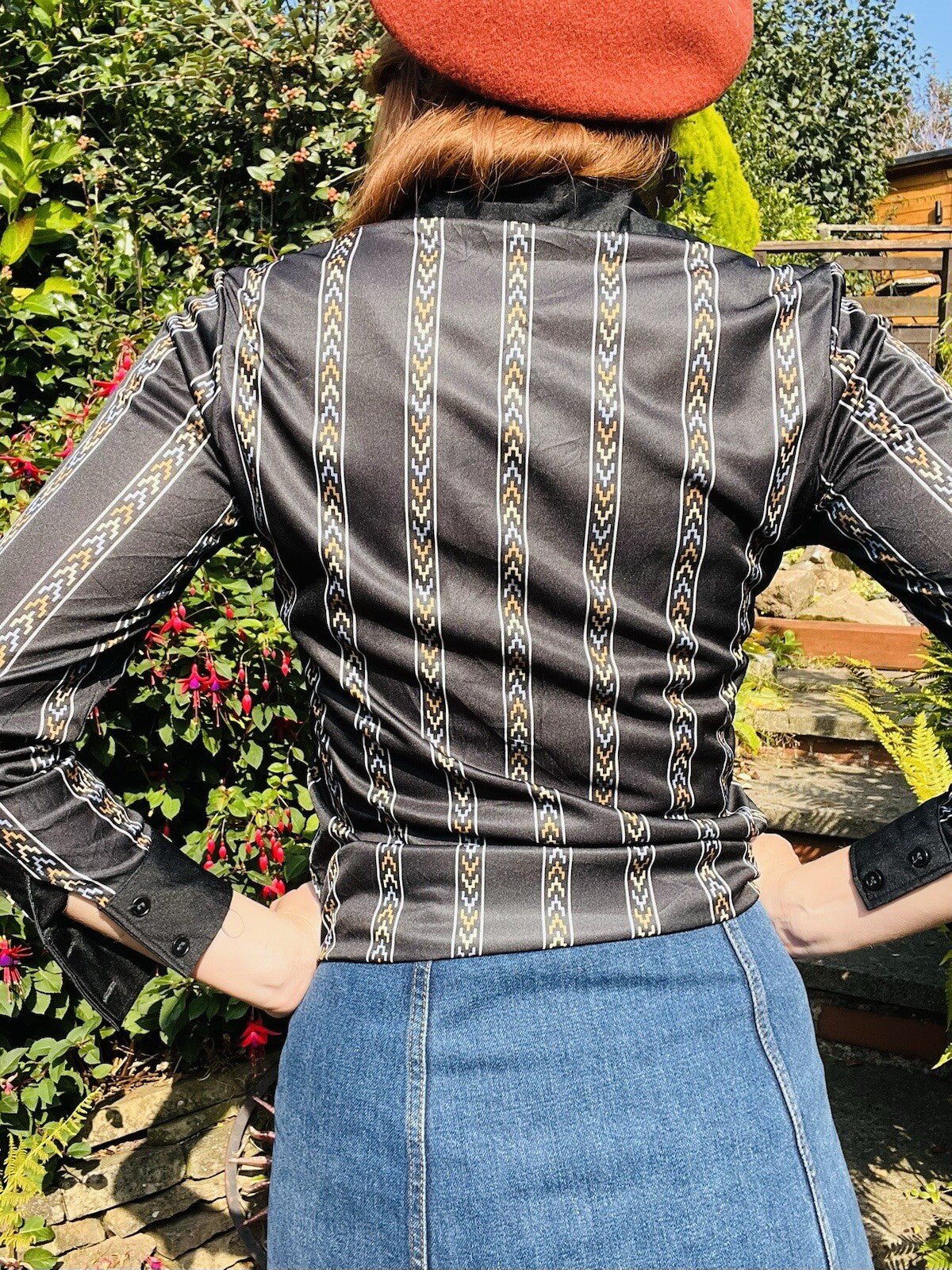 Vintage 80s Black Shirt Size 8 Retro Blouse Abstract Aztec Striped Long Sleeve