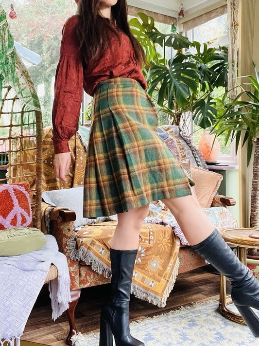 Vintage 1970s Tartan Skilrt, Plaid Pleated Knee Length Wool Kilt, Green Size 8