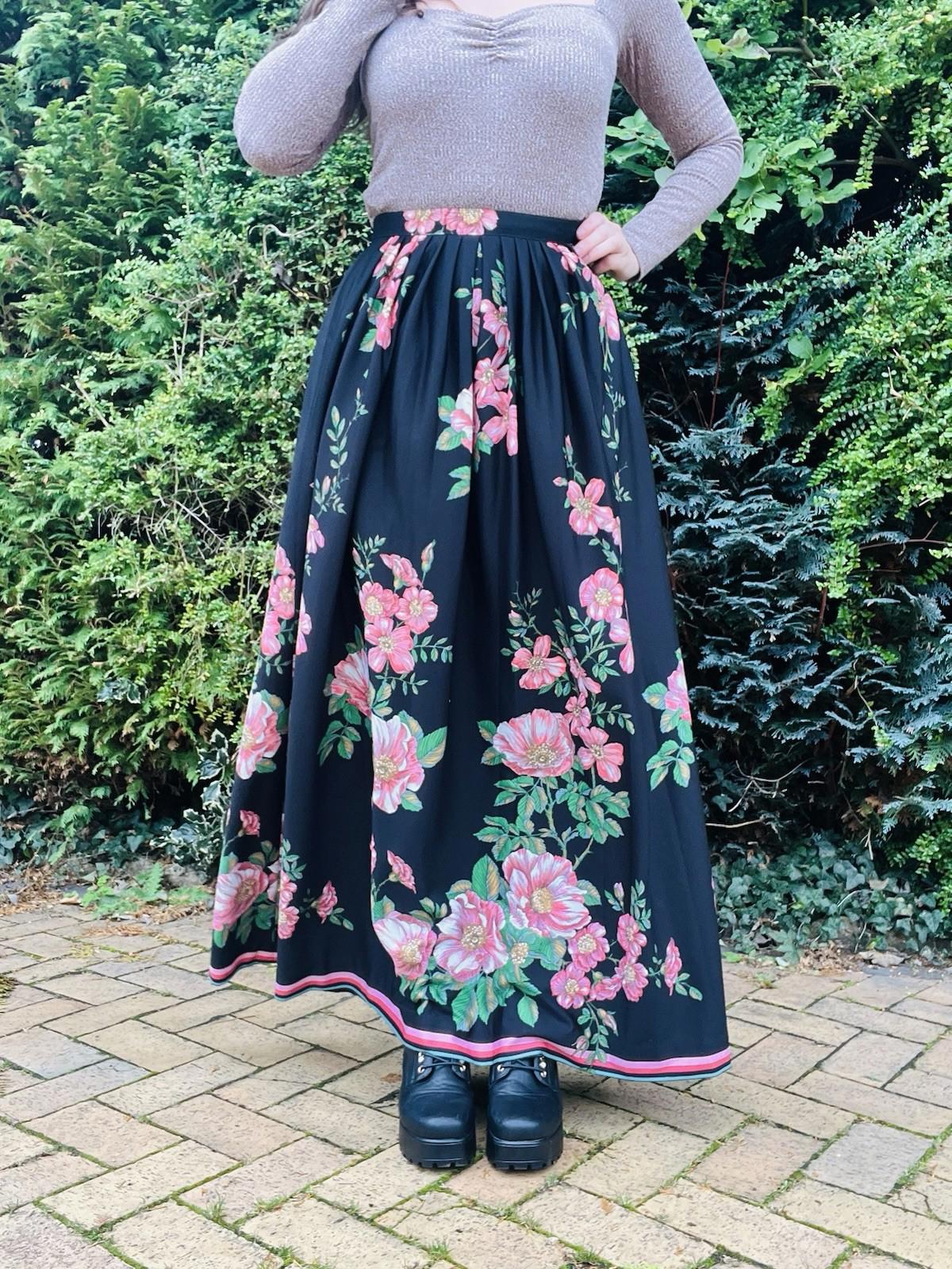 Vintage 1970s Maxi Skirt Long High Waist Bold Retro Flower Print Pink Black 6