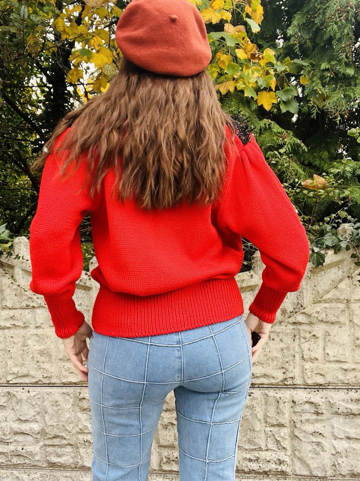 Vintage 1980s red Jumper size 12 14 Retro Funky Bold Knitted Sweater V Neck