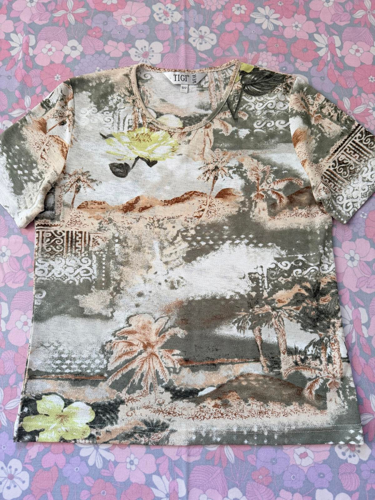Vintage Y2K T-shirt Size 10 to 12 By TIGI WEAR Tropical Print Tee Summer Top