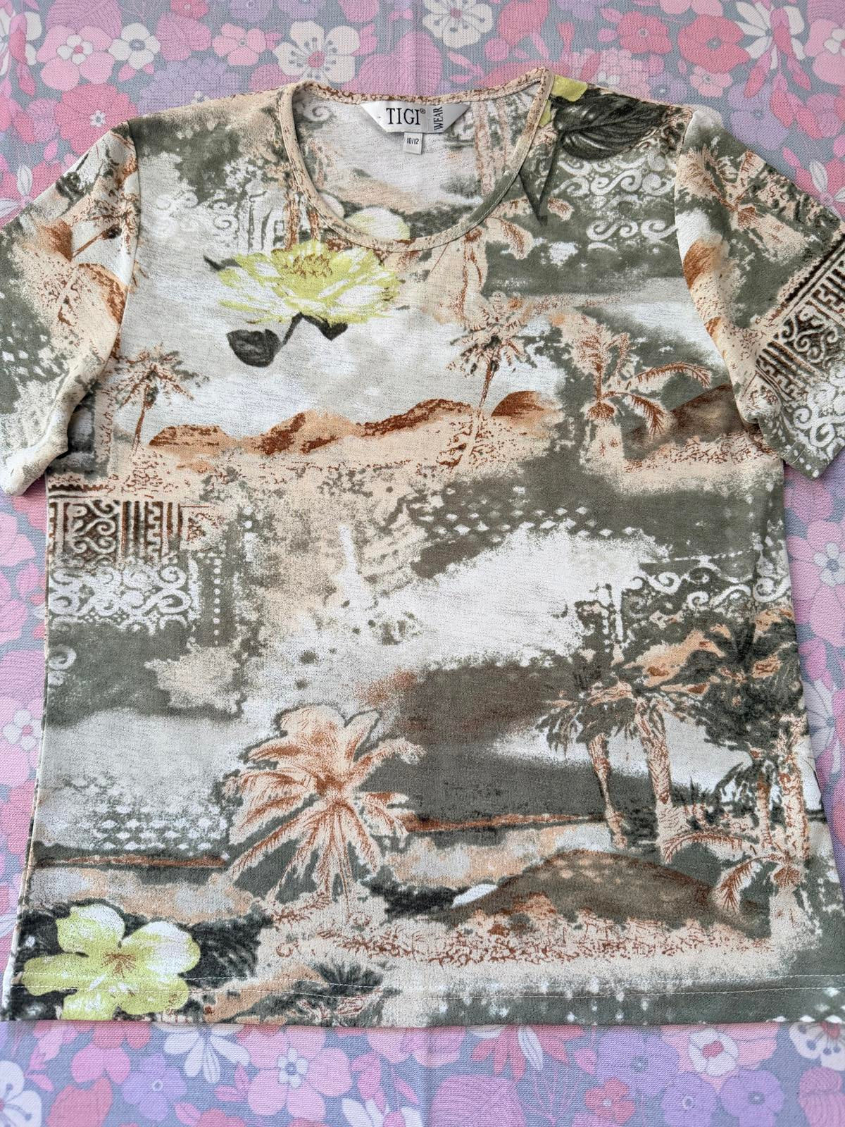 Vintage Y2K T-shirt Size 10 to 12 By TIGI WEAR Tropical Print Tee Summer Top