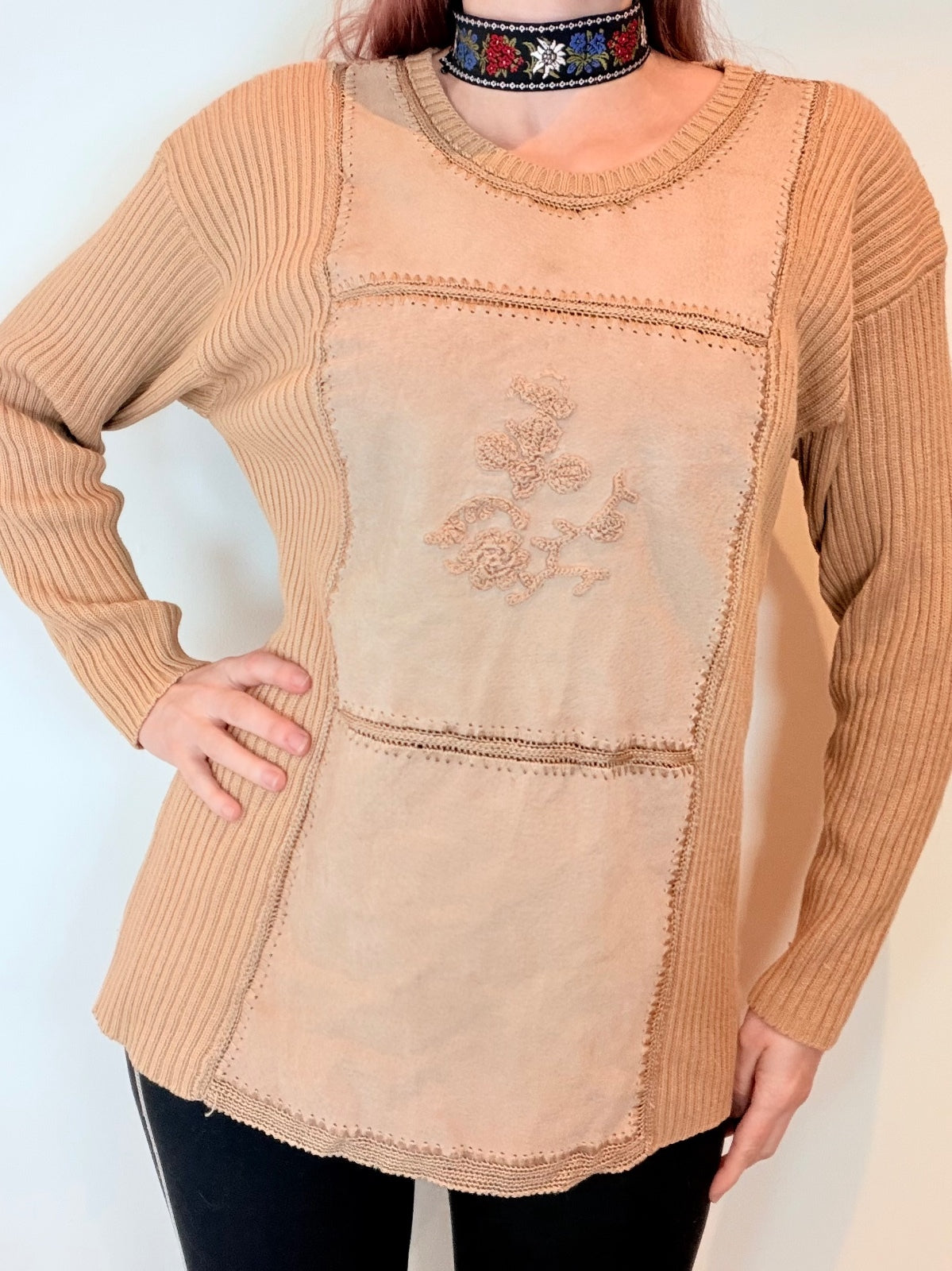 Vintage 1990s Beige Ribbed Knit Sweater with Embroidered Suede Panels Size 18