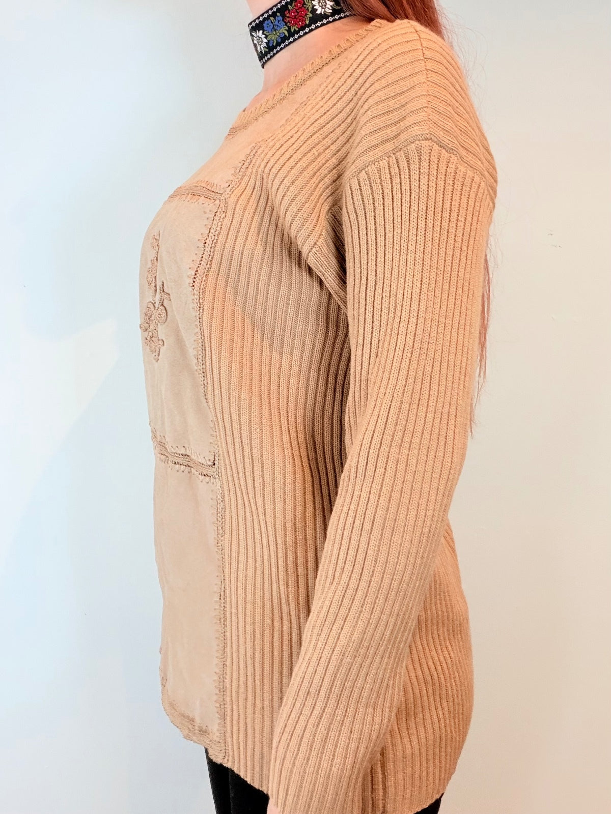 Vintage 1990s Beige Ribbed Knit Sweater with Embroidered Suede Panels Size 18