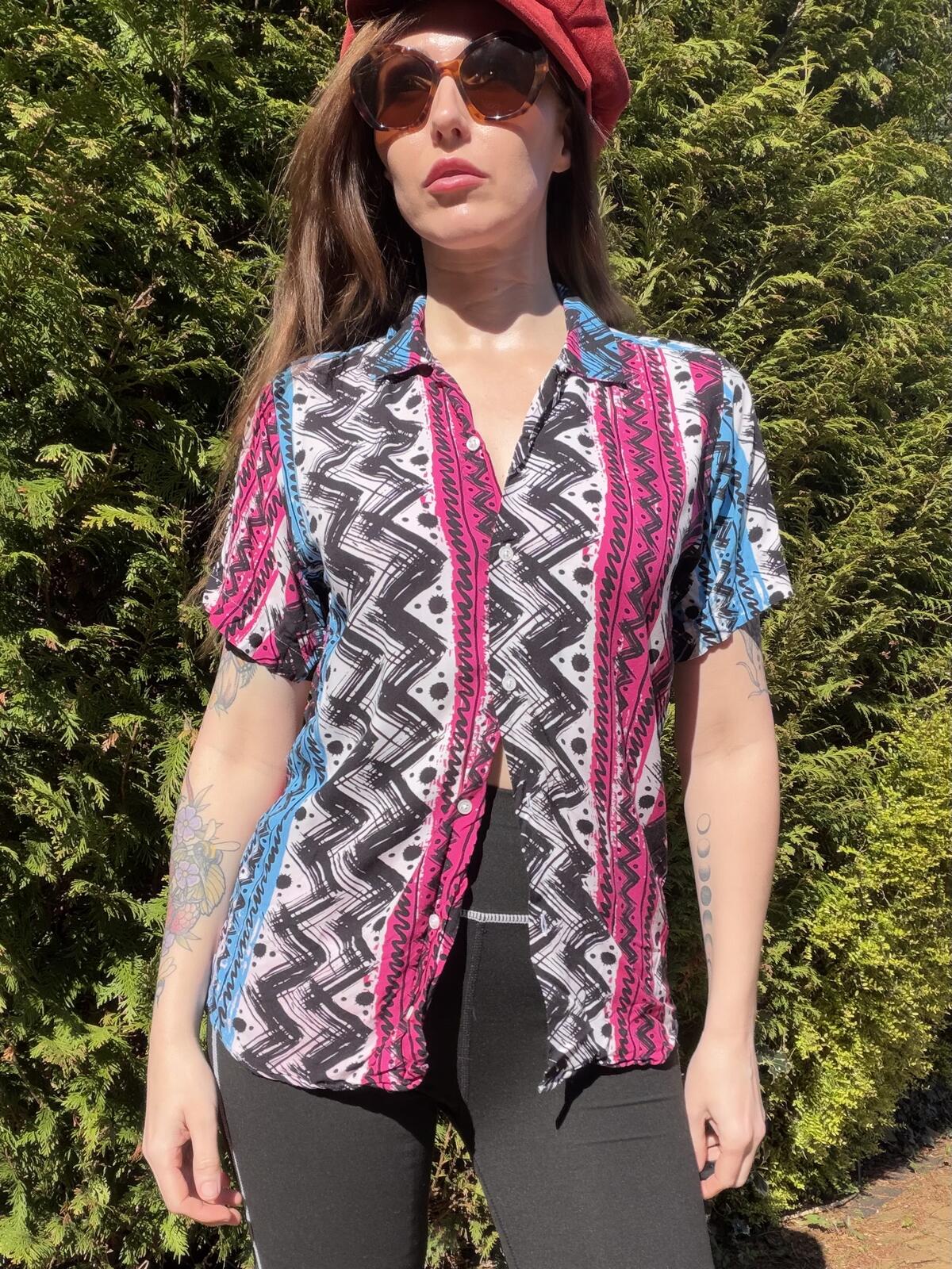 Short Sleeve Retro Shirt Button Up Blouse with Geometric Pattern size 12