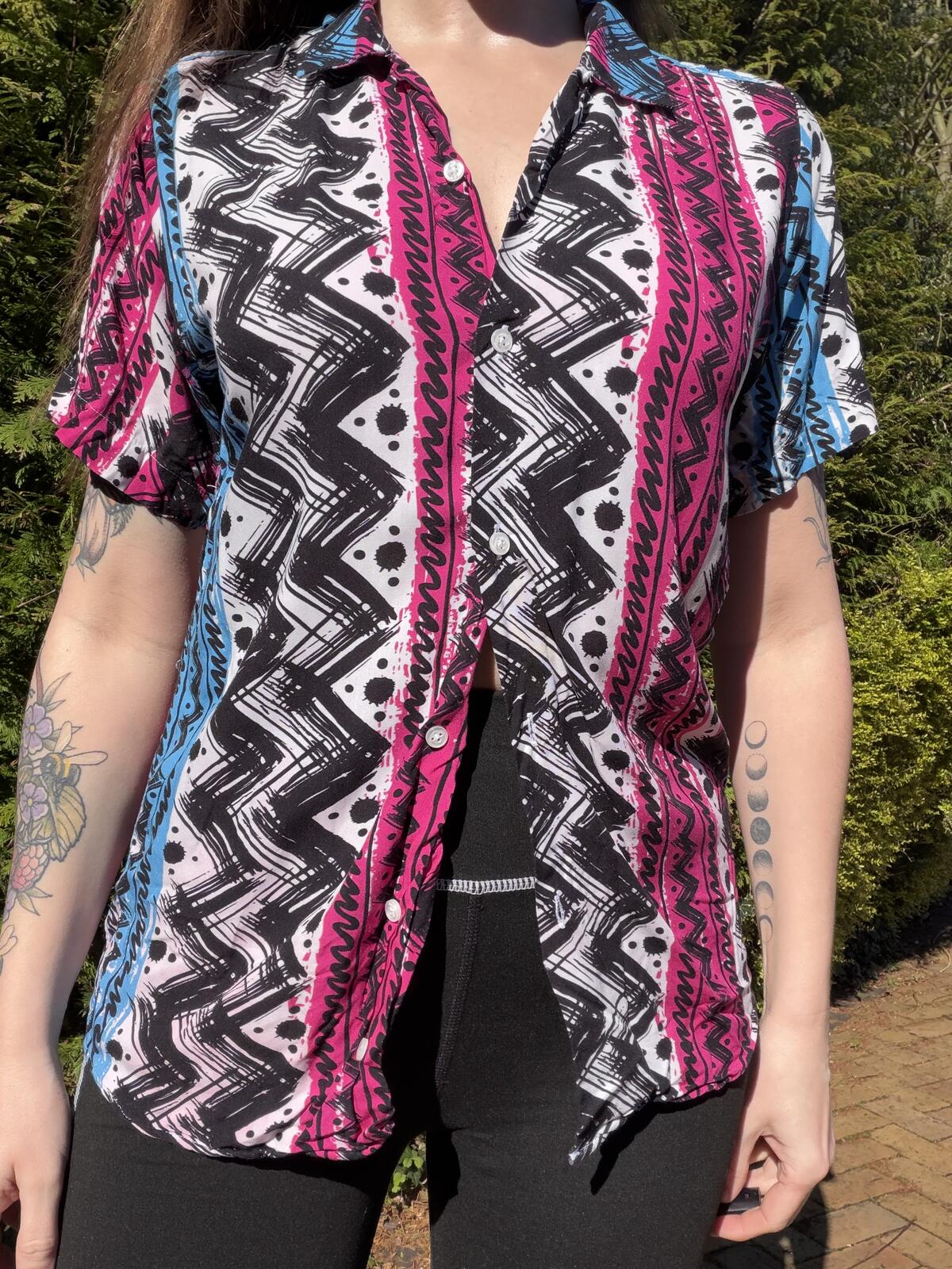 Short Sleeve Retro Shirt Button Up Blouse with Geometric Pattern size 12
