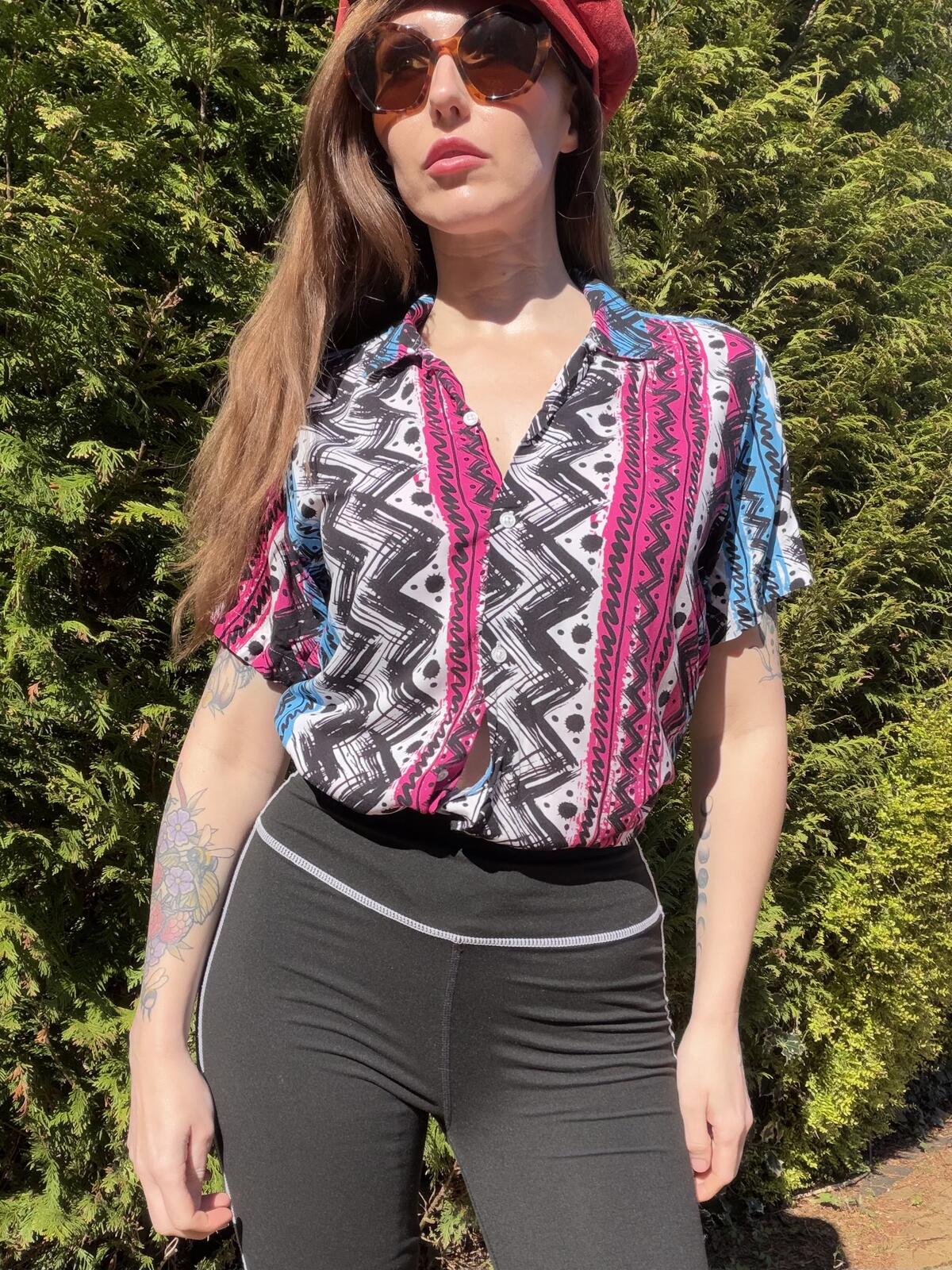 Short Sleeve Retro Shirt Button Up Blouse with Geometric Pattern size 12