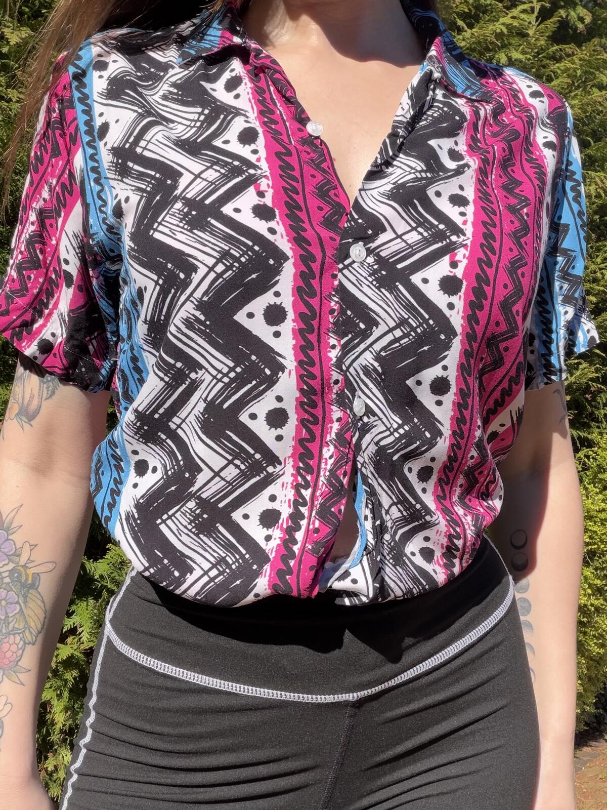 Short Sleeve Retro Shirt Button Up Blouse with Geometric Pattern size 12