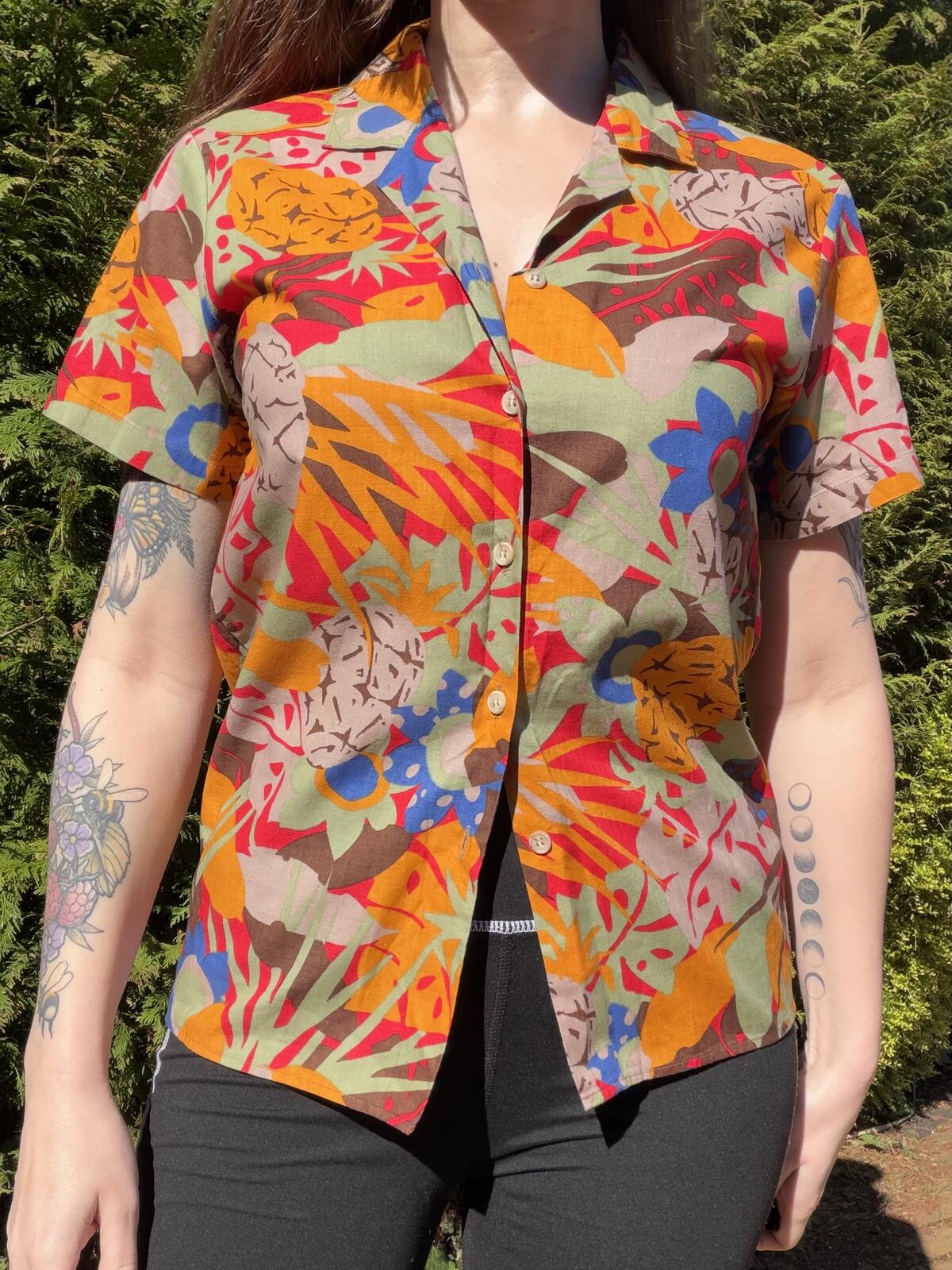 Retro Floral Short SleeveShirt Size 10 Bold Funky 1980s Print 100% cotton