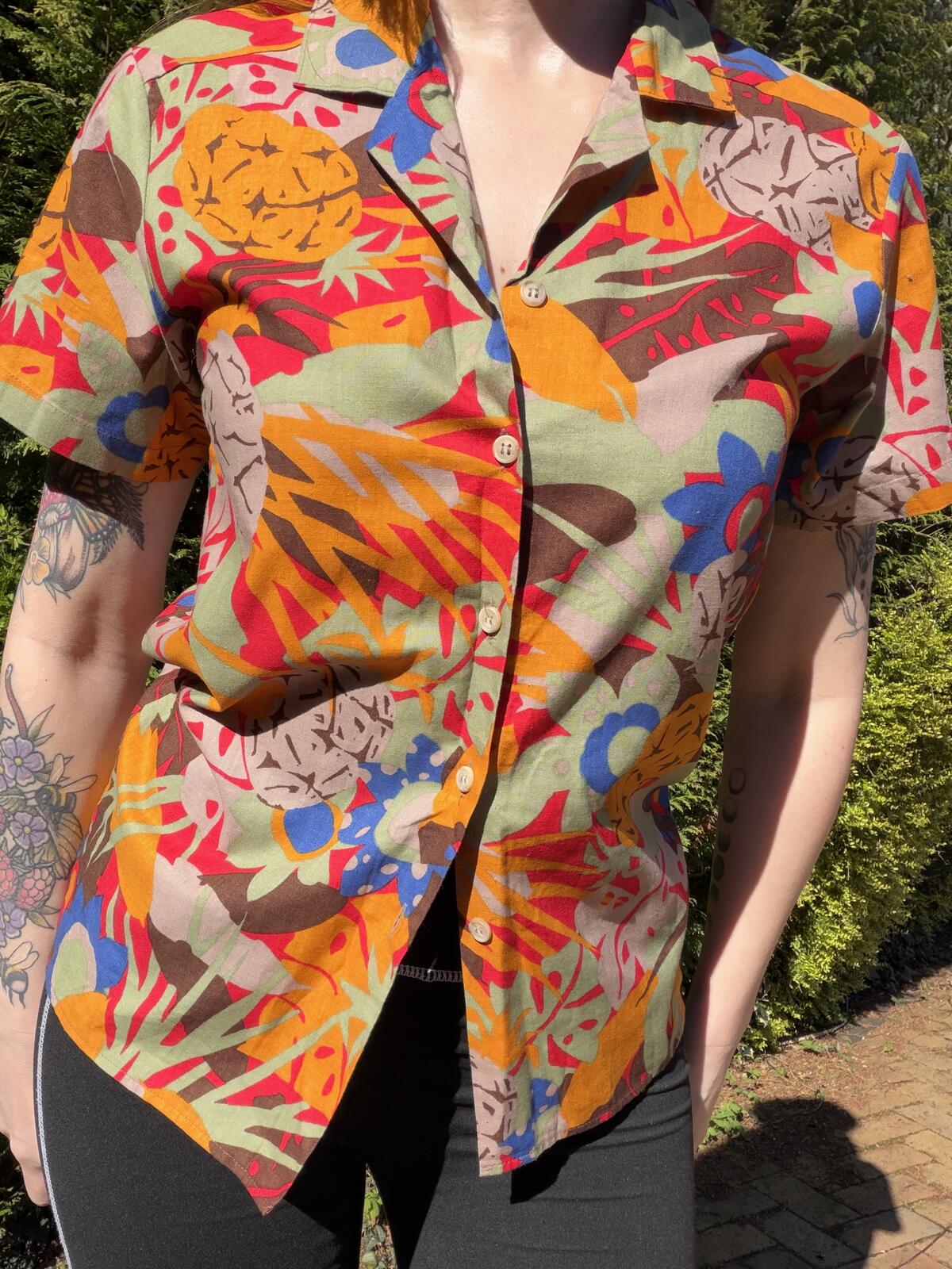 Retro Floral Short SleeveShirt Size 10 Bold Funky 1980s Print 100% cotton