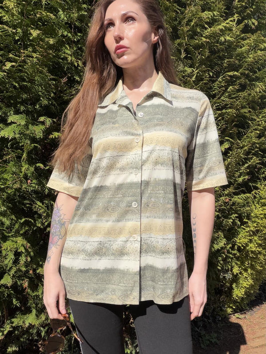 Vintage 1990s Shirt Short Sleeve Button-Up Blouse with Retro Pattern Size 14