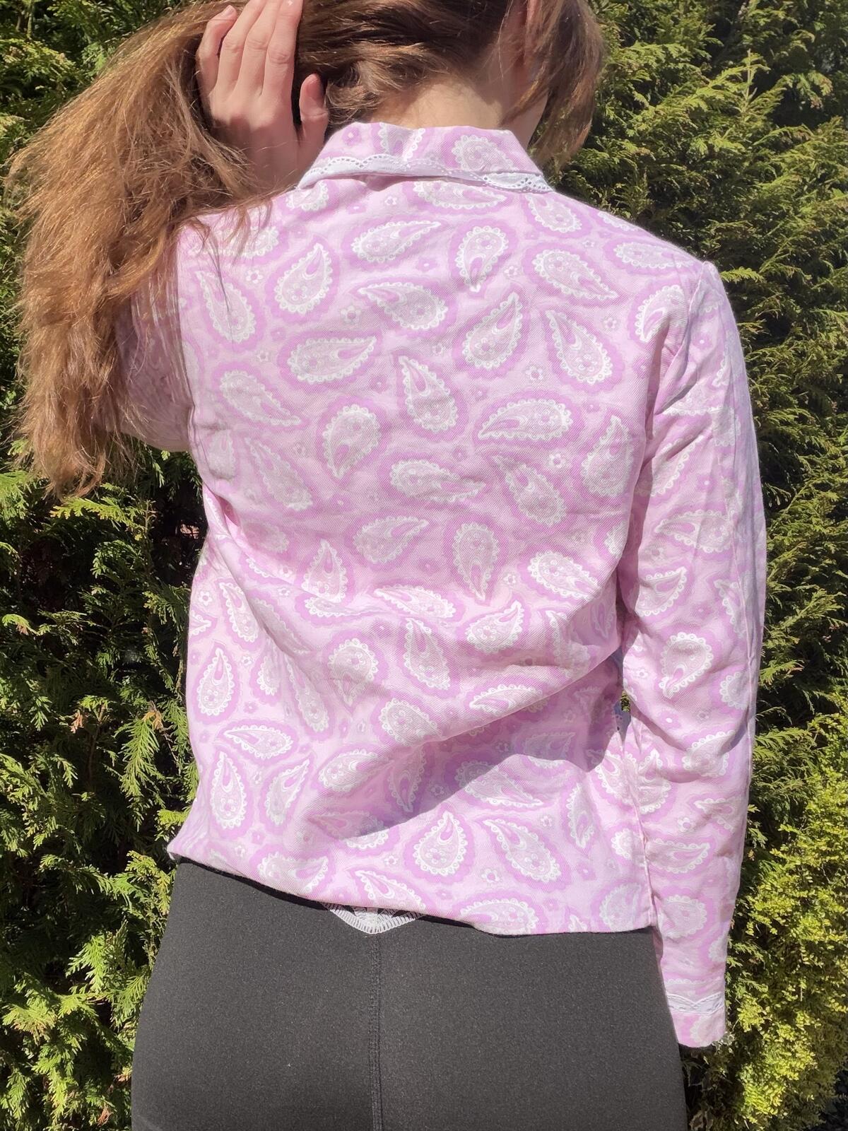 Vintage 1960s Paisley Shirt Lilac Hippie Retro Cotton Blouse White Lace Trim 10