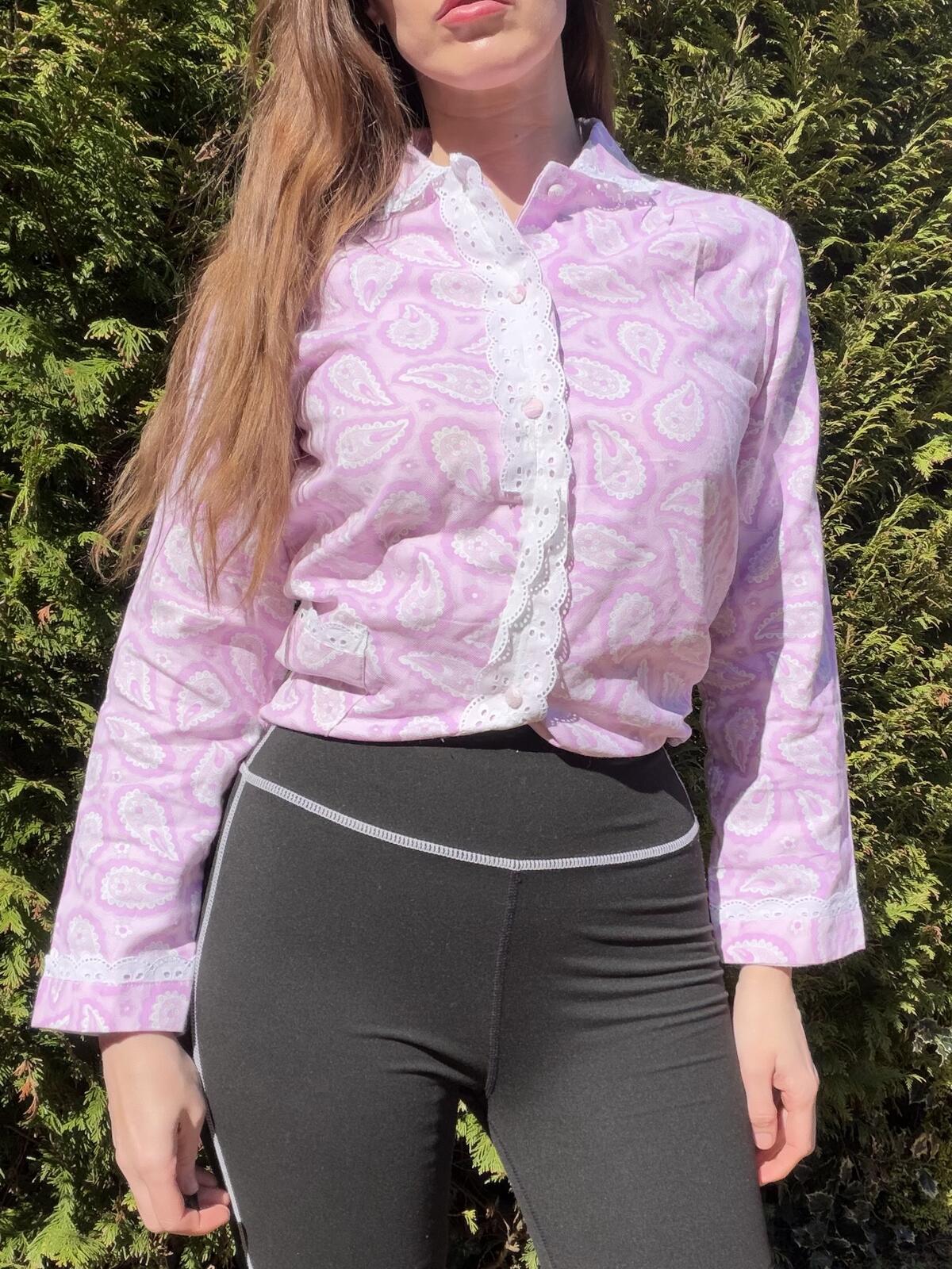 Vintage 1960s Paisley Shirt Lilac Hippie Retro Cotton Blouse White Lace Trim 10