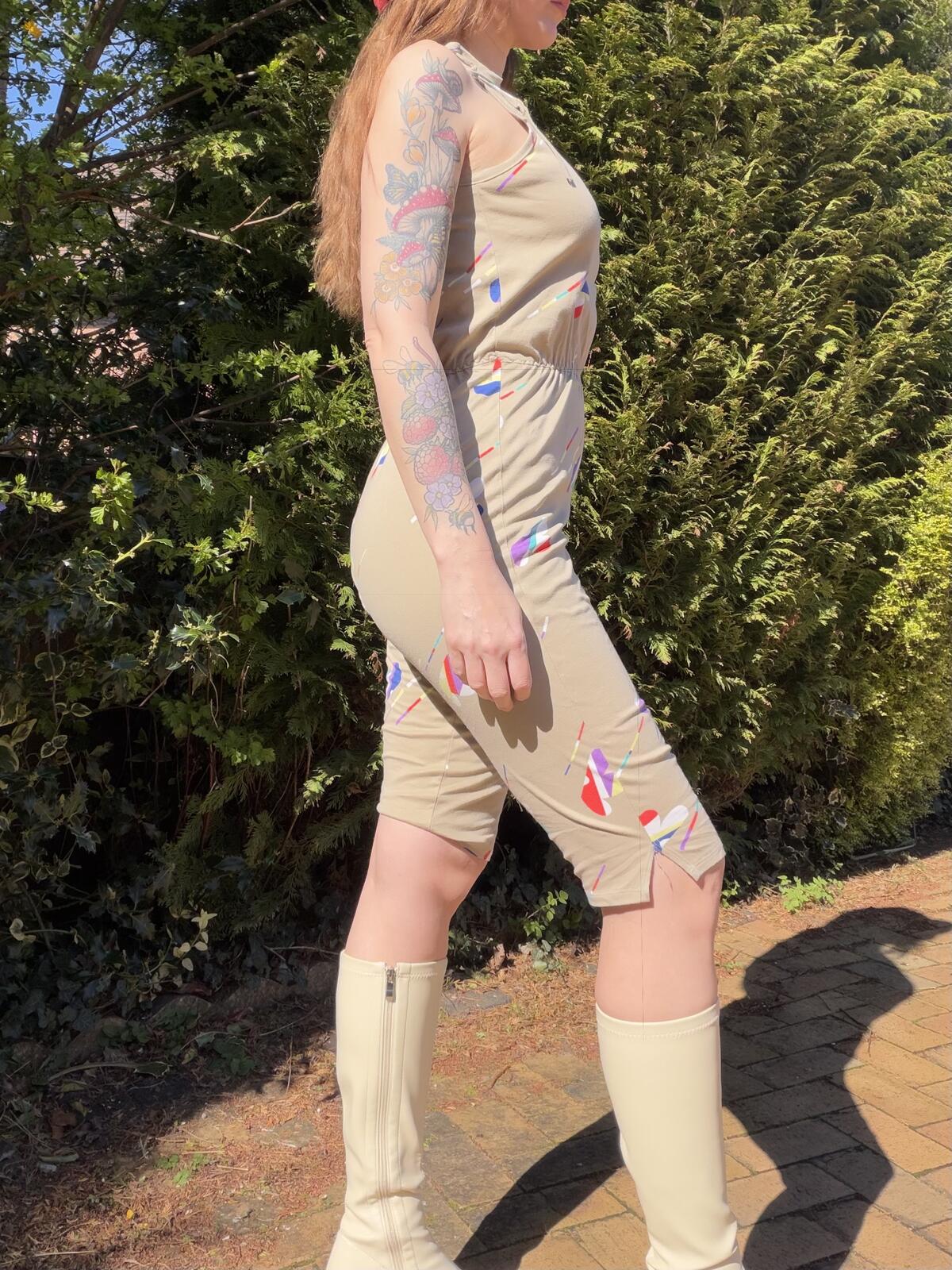 Vintage 1980s Playsuit Beige Sleeveless Abstract Cotton Jumpsuit Size 10 to 12