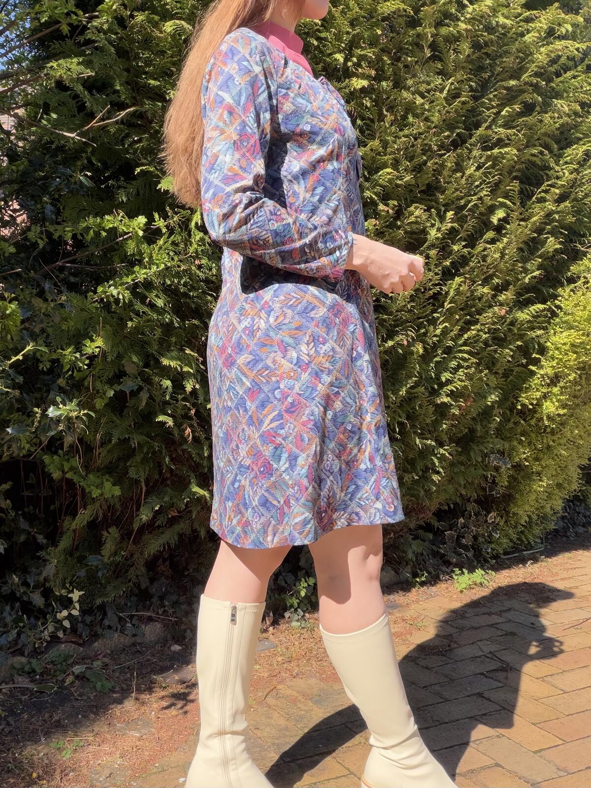 Vintage 1960s Shirt Dress Patterned Long Sleeve Dress with Pink Collar Size 16