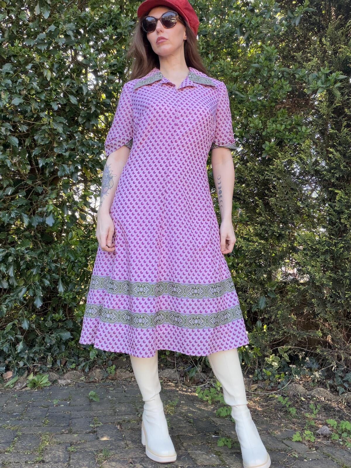 Vintage 1960s Shirt Dress Purple Paisley Midi with Collar and Short Sleeves 14