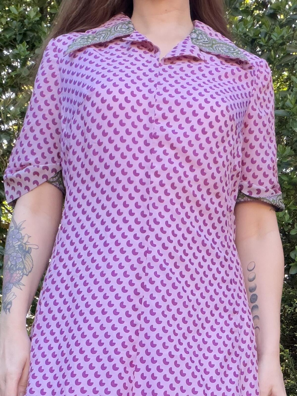 Vintage 1960s Shirt Dress Purple Paisley Midi with Collar and Short Sleeves 14