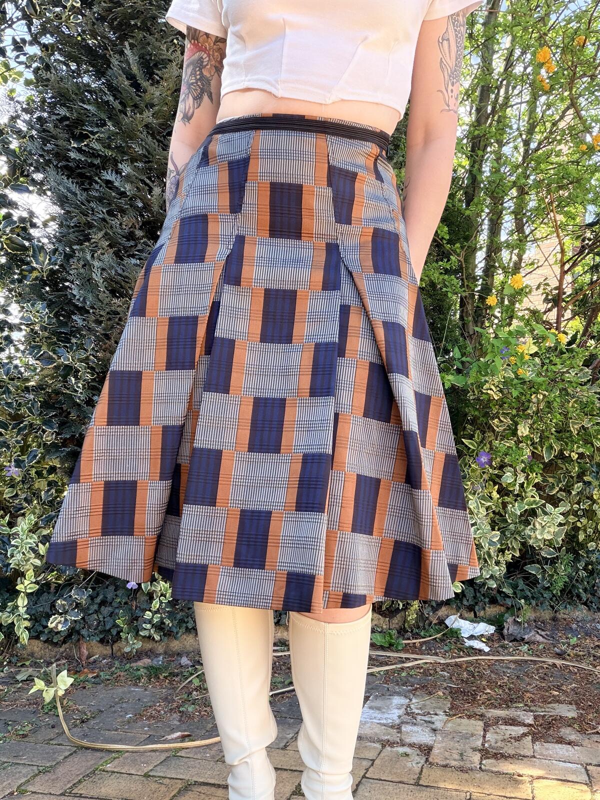 Vintage 1980s Retro Skirt Geometric Pattern Pleated Midi Skirt Size 19