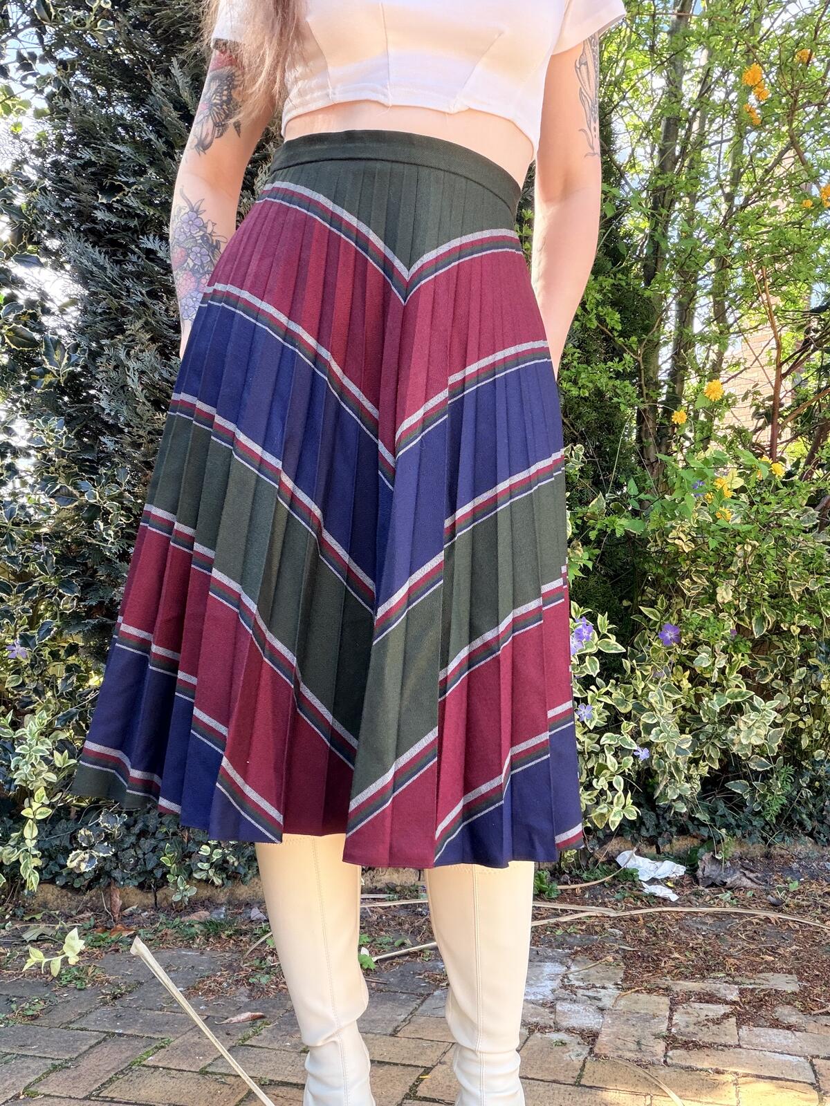 Vintage 1980s Retro Skirt High Waist Pleated Midi Skirt Wool with Stripes 12