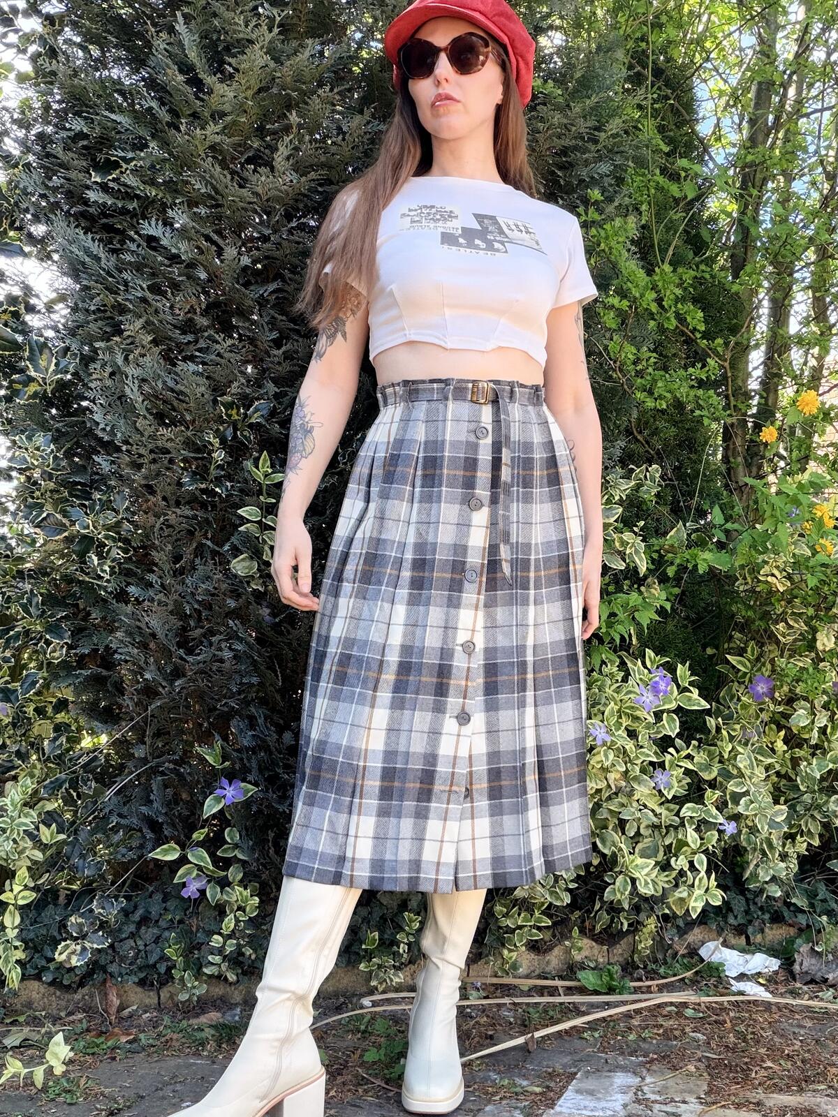 Vintage 1970s Tartan Skirt Midi Wool Buttoned Plaid with Belt Size 12 to 16
