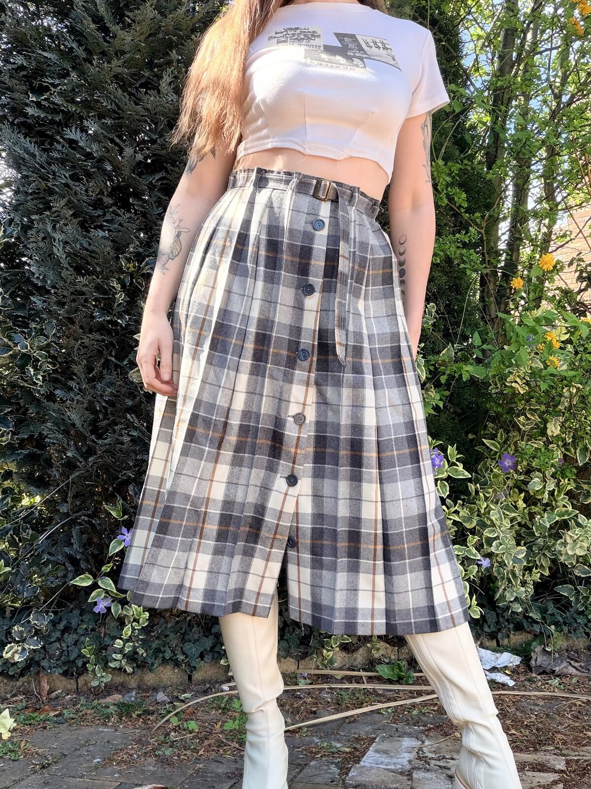 Vintage 1970s Tartan Skirt Midi Wool Buttoned Plaid with Belt Size 12 to 16