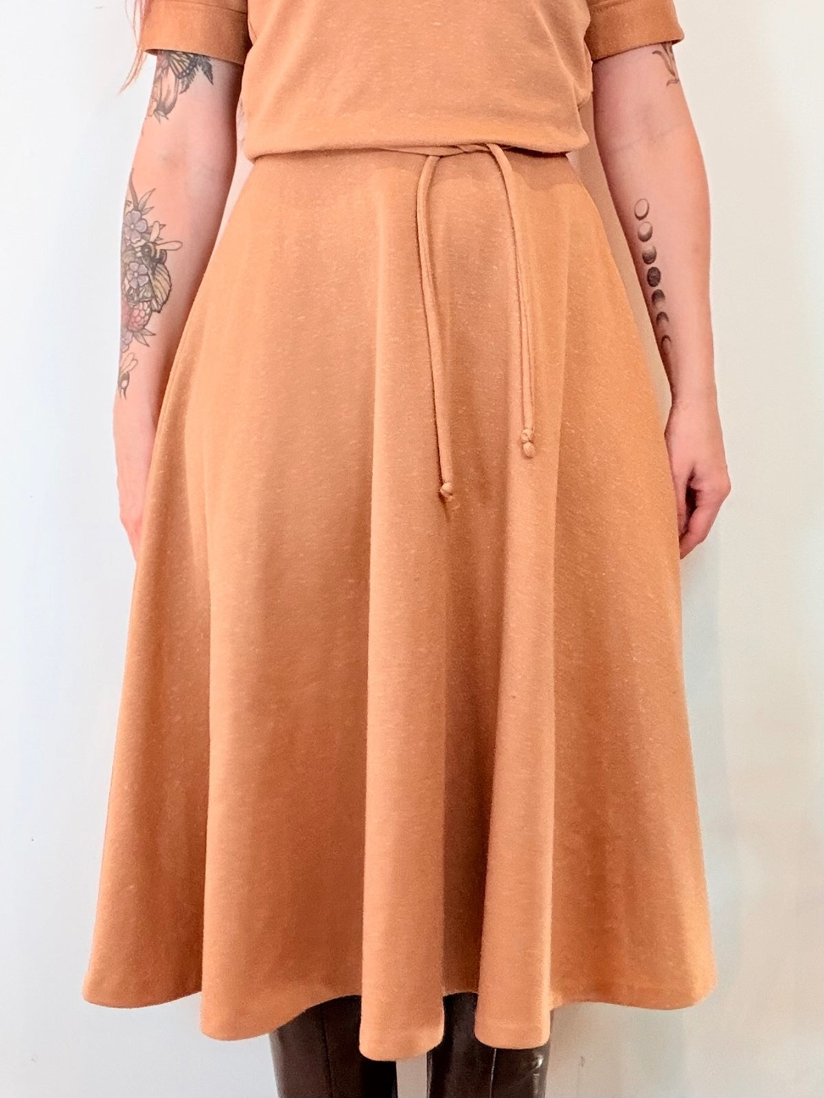 Vintage 1960s Midi Dress with Collar and Tie Waist Size 10