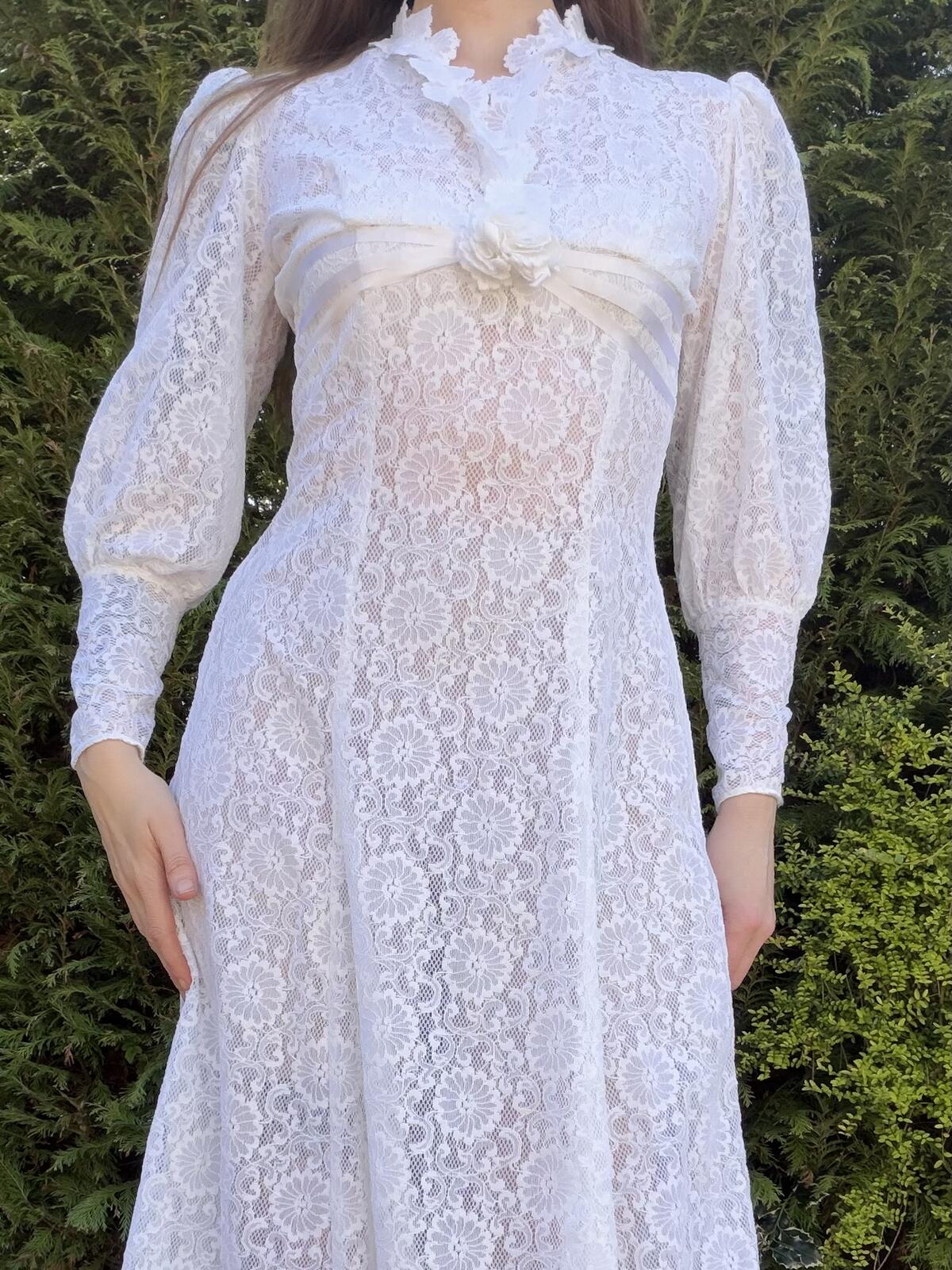 Vintage 1960s Maxi Dress white Lace Bridal Wedding Gown Long Sleeves Size 10