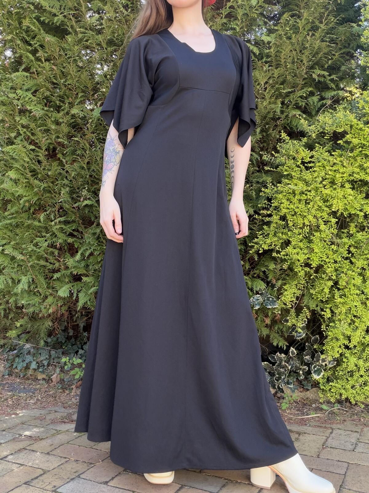 Vintage 1970s Maxi Dress Black size 12 Long Whimsigoth Style with flared Sleeves