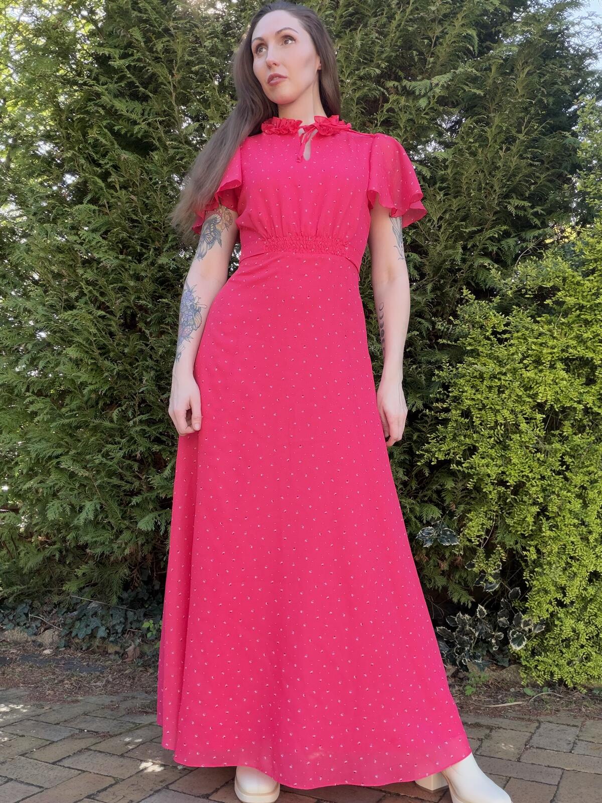 Vintage 1970s Pink Maxi Dress with Ruffle Neck and Flared Sleeves size 8
