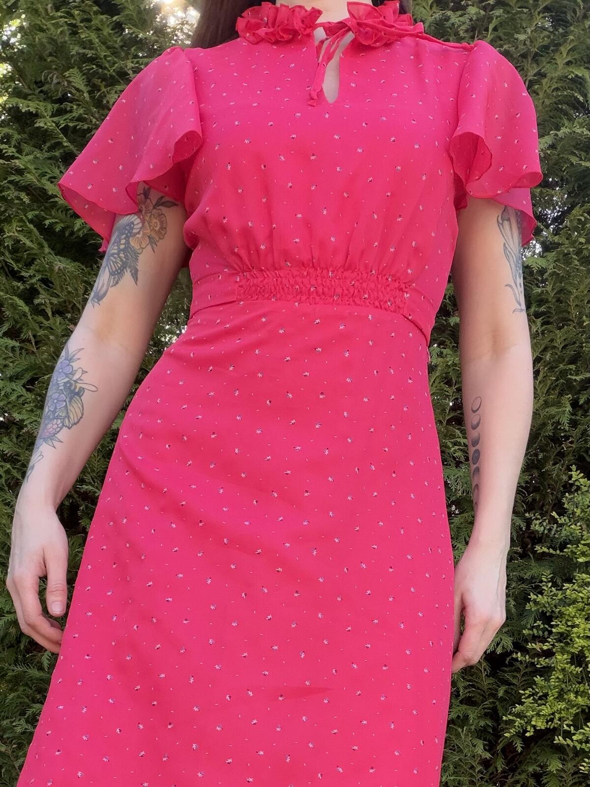 Vintage 1970s Pink Maxi Dress with Ruffle Neck and Flared Sleeves size 8