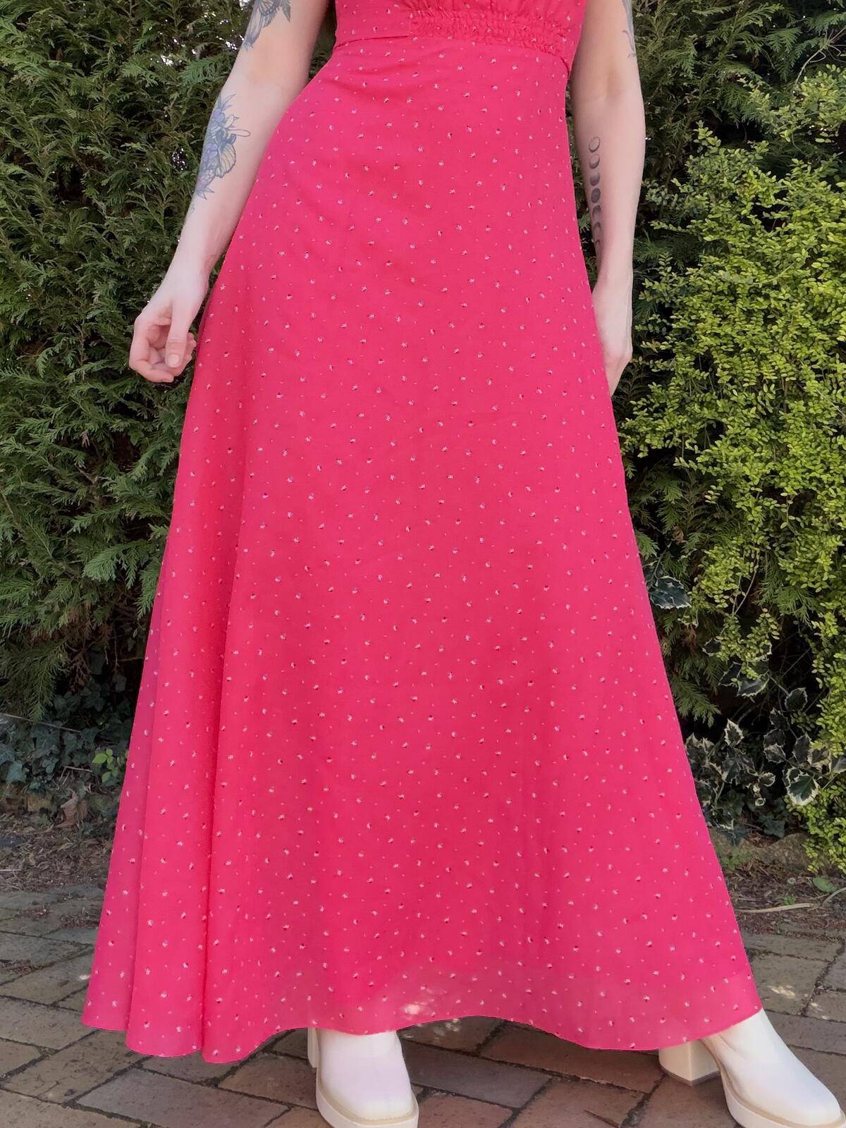Vintage 1970s Pink Maxi Dress with Ruffle Neck and Flared Sleeves size 8