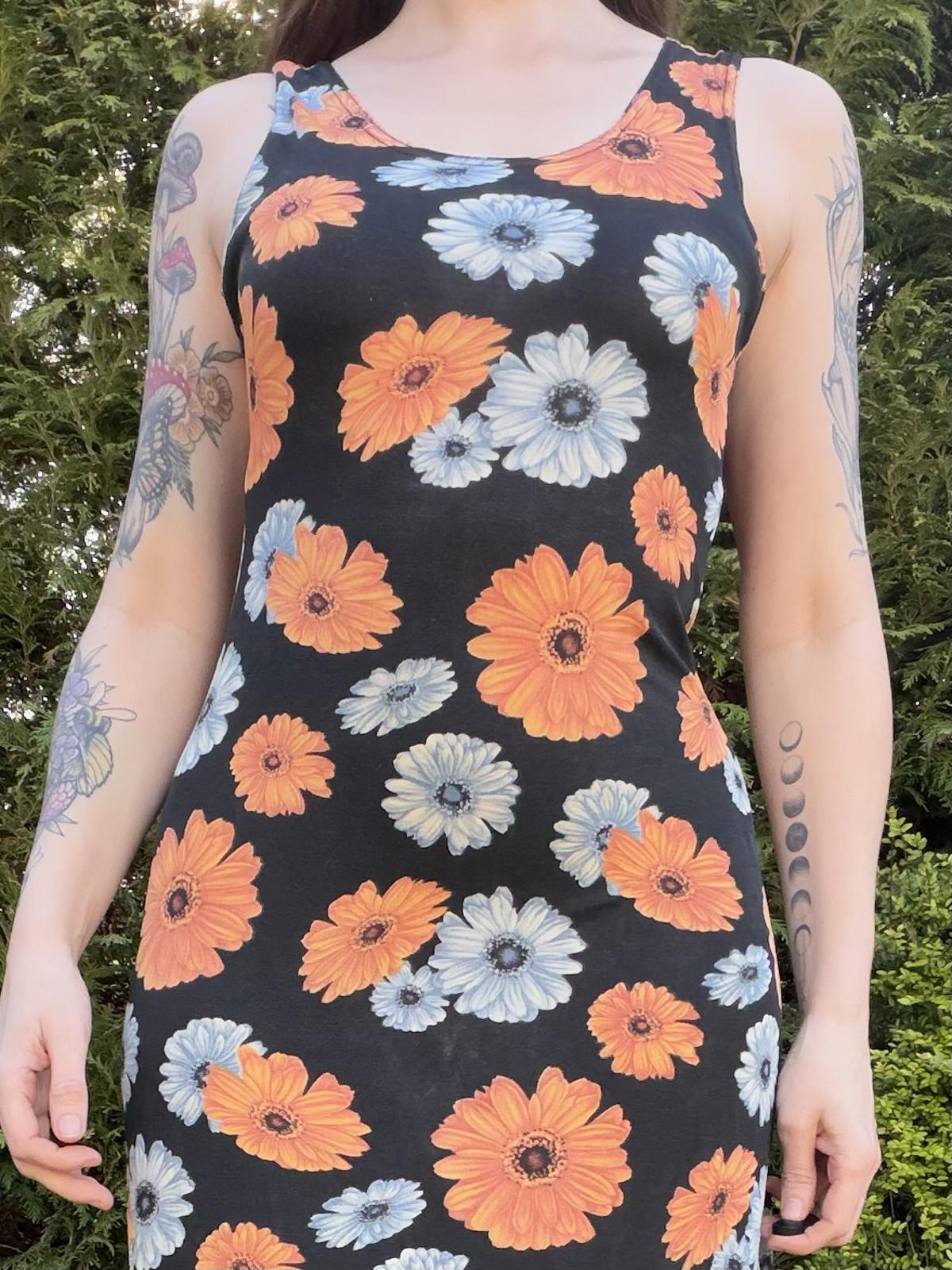 Vintage 1970s Midi Dress with Orange and White Floral Print Hippie Festival 10