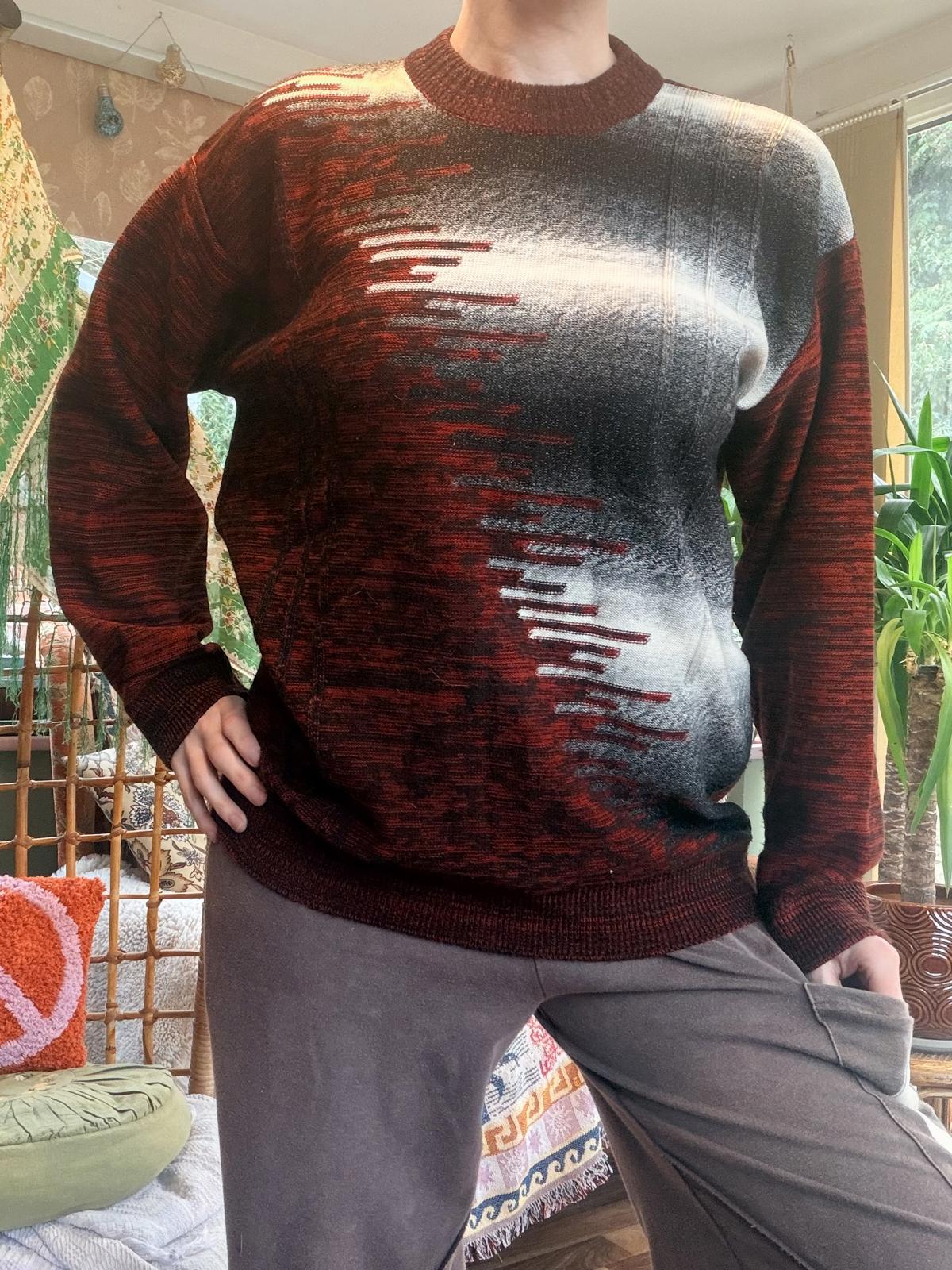 Vintage 1980s retro jumper size M Crew neck Sweater in Red and Grey Gradient