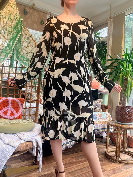Black Floral Midi Dress size 14 long sleeve frilly hem Lilly flower design