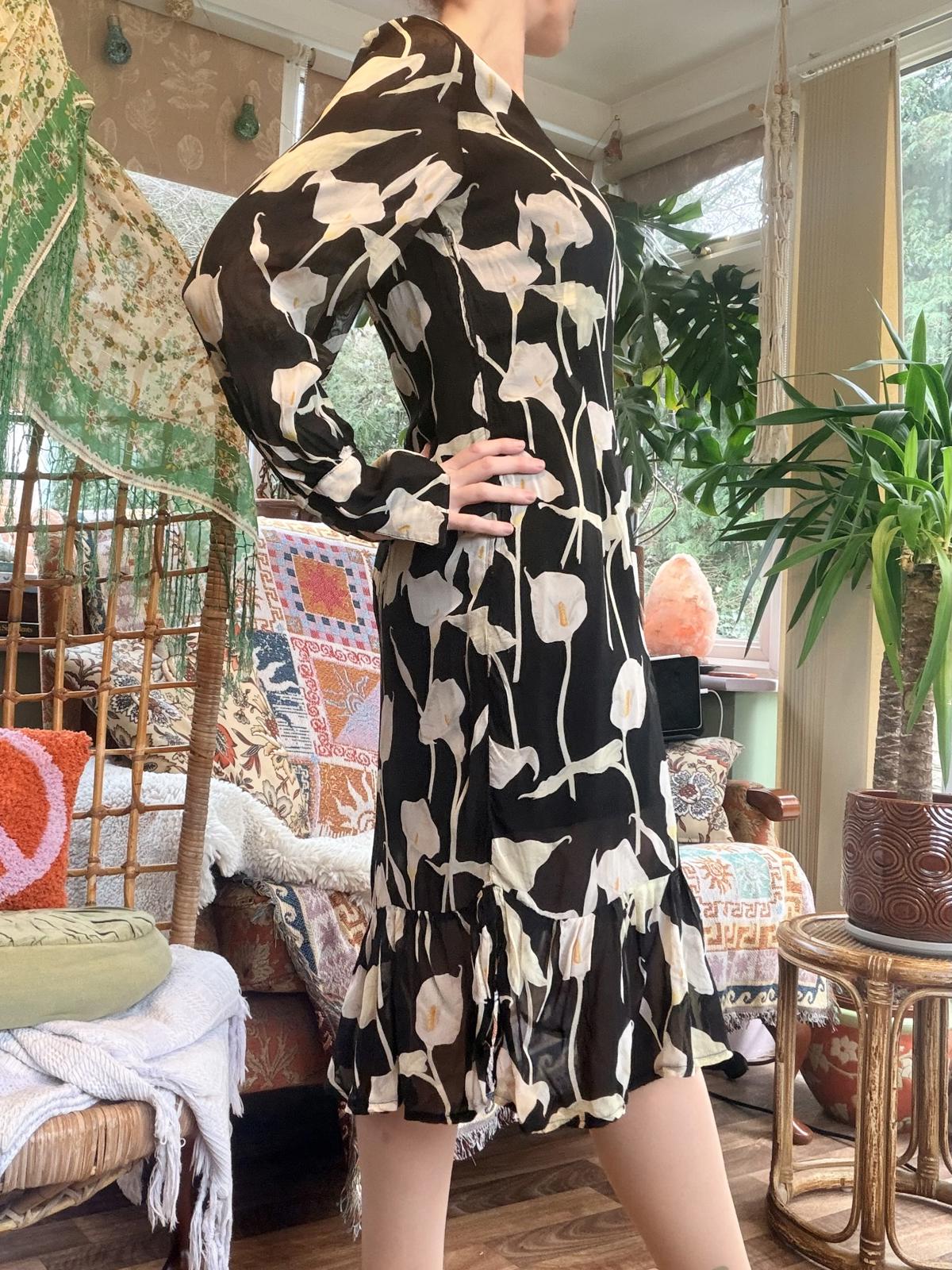 Black Floral Midi Dress size 14 long sleeve frilly hem Lilly flower design