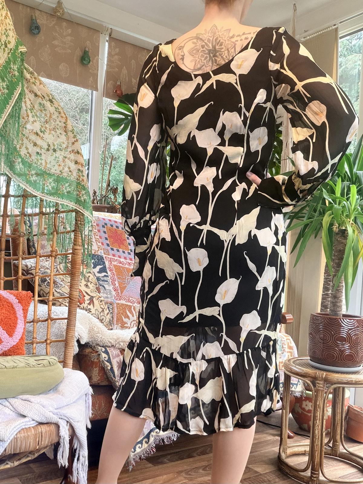 Black Floral Midi Dress size 14 long sleeve frilly hem Lilly flower design