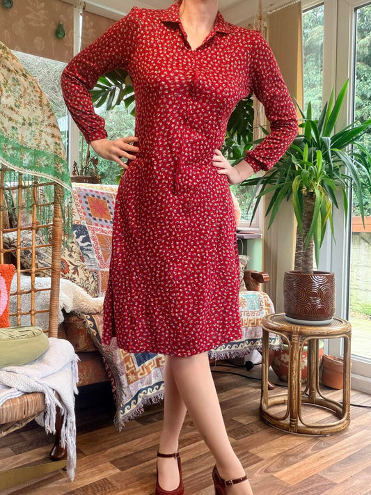 Vintage 1960s day dress Red size 14 Long Sleeve Floral retro shirt Dress