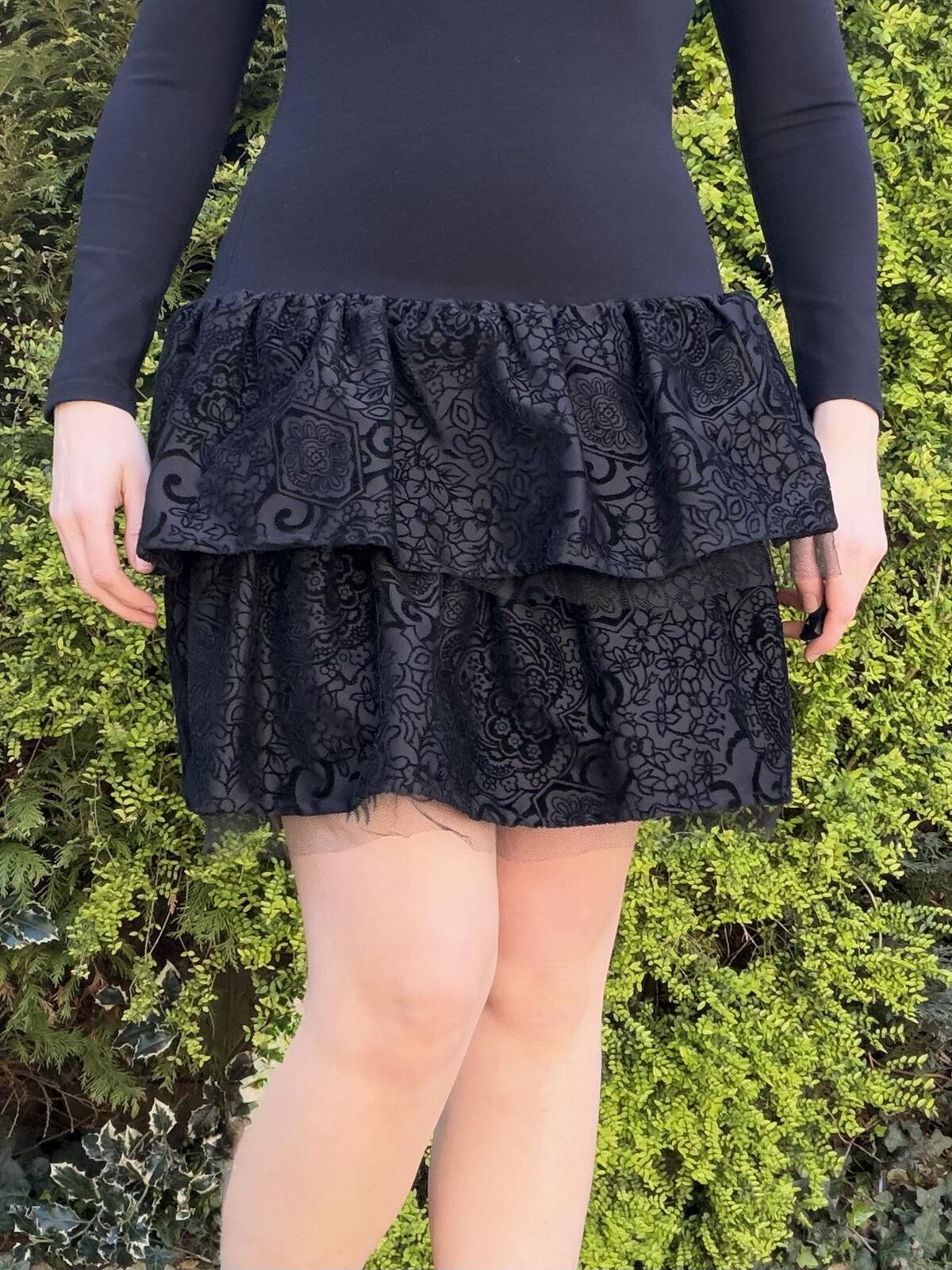 Vintage 1980s Party Dress Black Cold Shoulder Dress with Ruffle Skirt Size 8 10