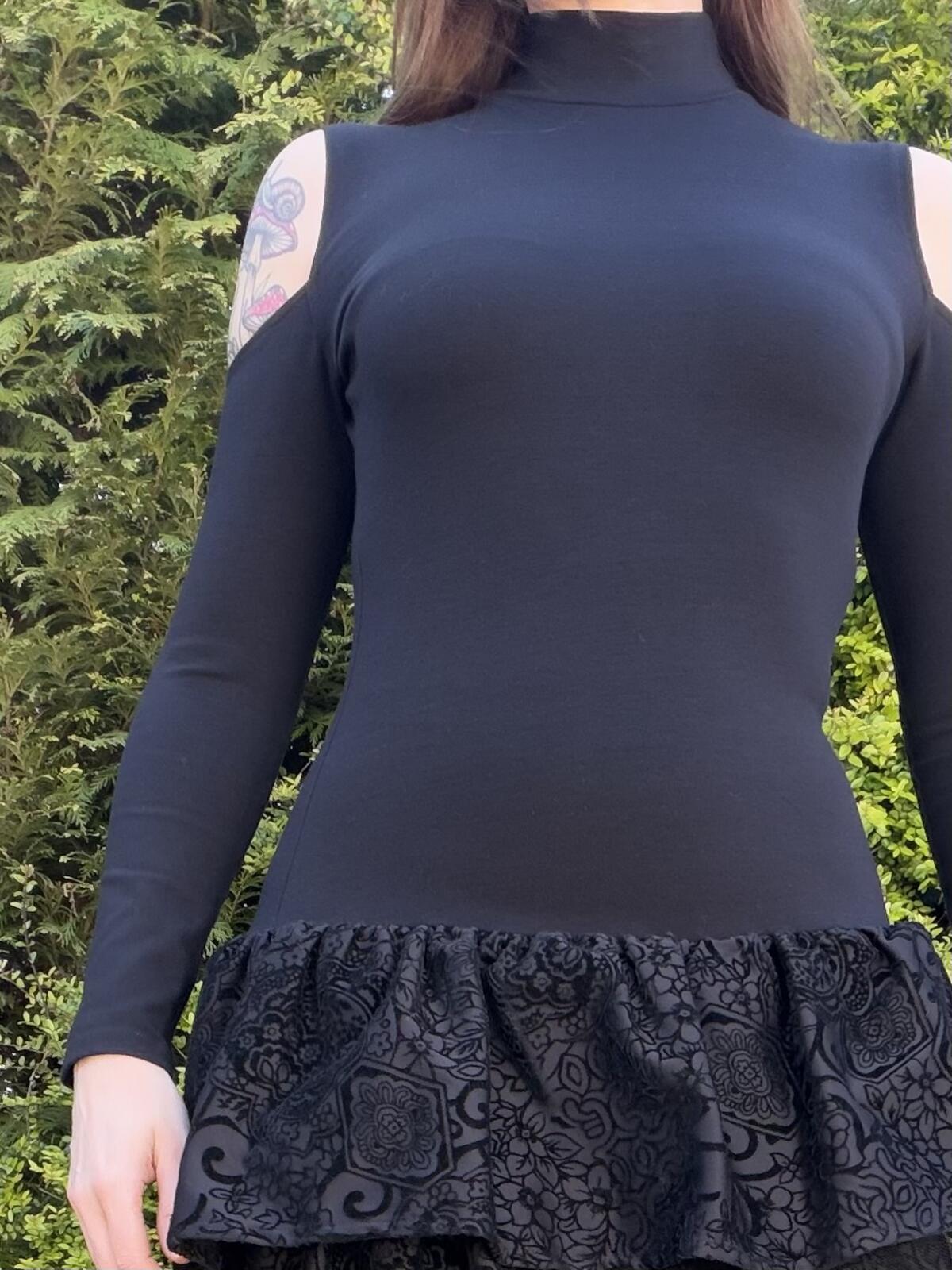 Vintage 1980s Party Dress Black Cold Shoulder Dress with Ruffle Skirt Size 8 10