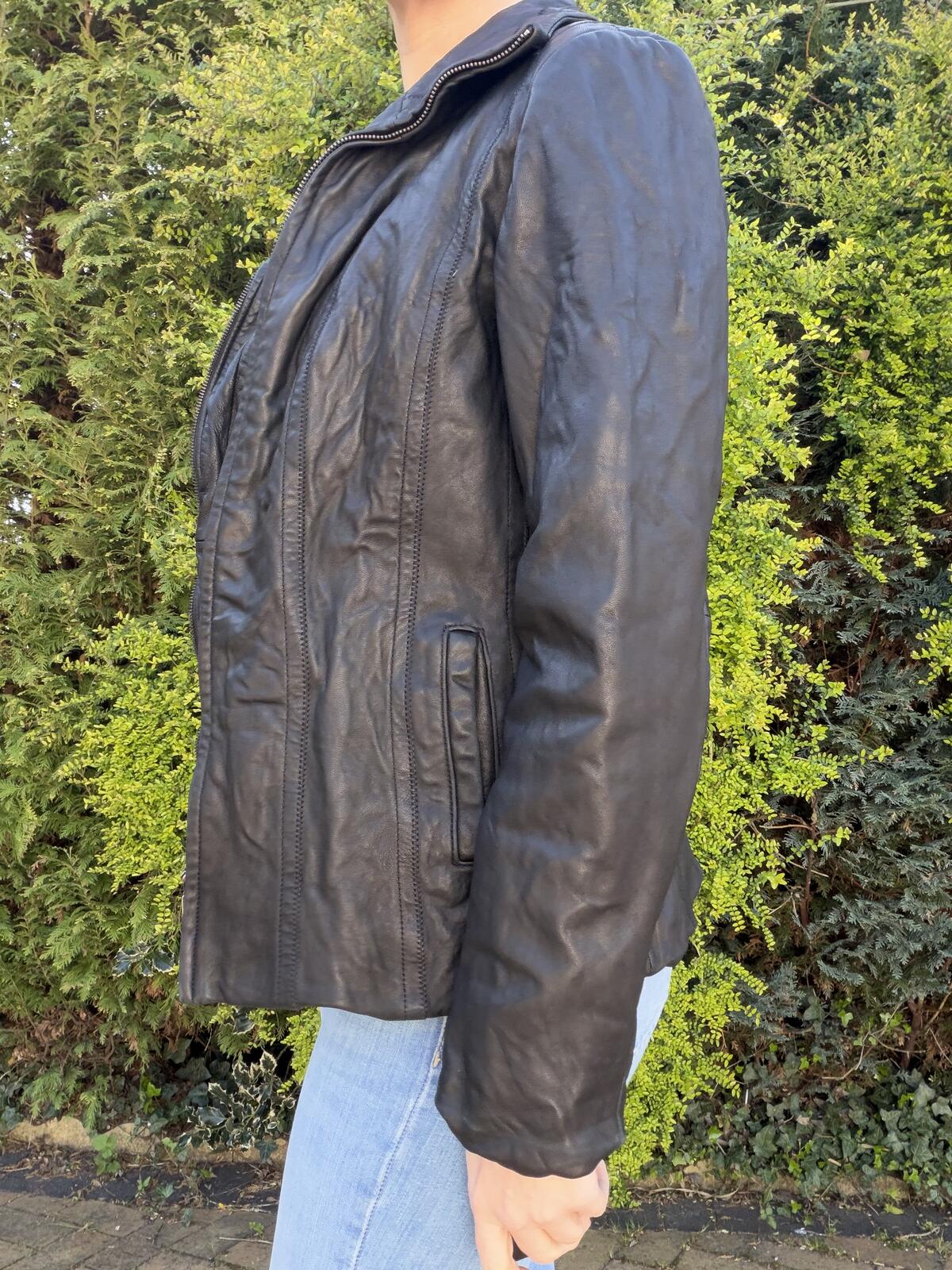 Black Leather Jacket with Removeable Faux Fur Lining Size 12 to 14 Biker Coat