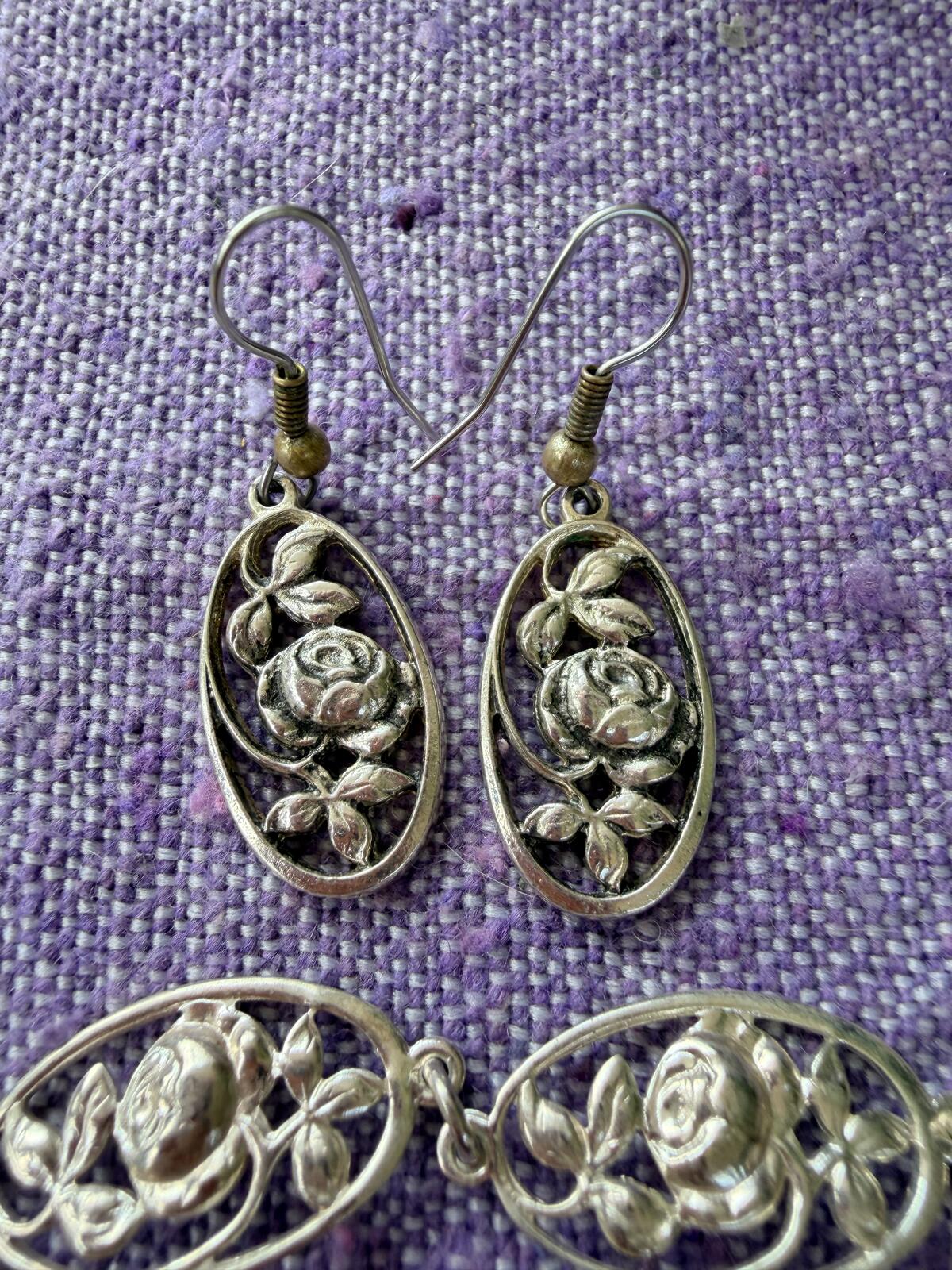 Vintage Silver Floral Jewellery Set Silver whimsical Bracelet and Earrings