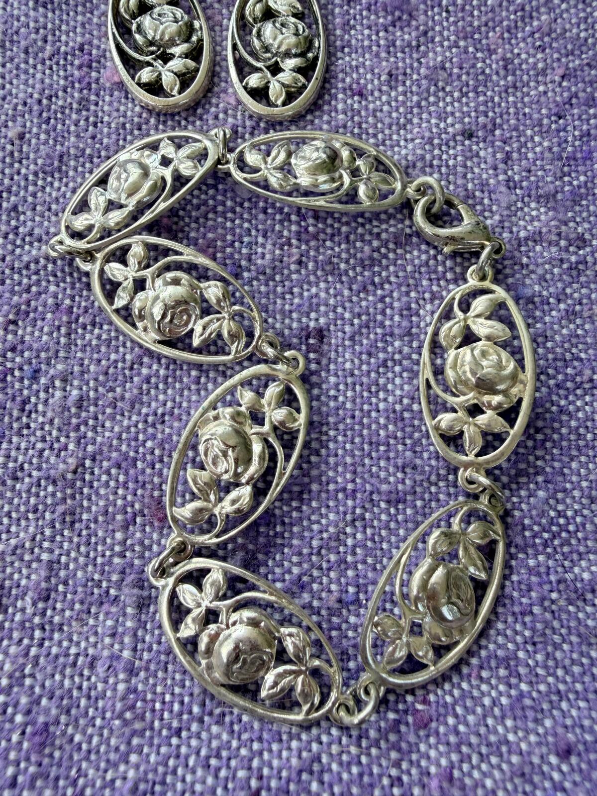Vintage Silver Floral Jewellery Set Silver whimsical Bracelet and Earrings