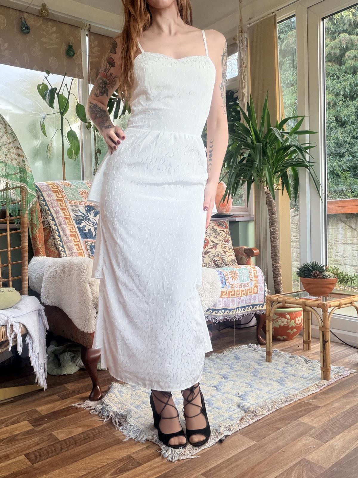 Vintage 1980s layered dress White size 10 Midi Ruffle Detail Spaghetti Straps