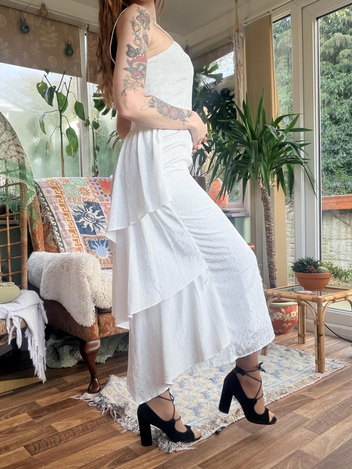 Vintage 1980s layered dress White size 10 Midi Ruffle Detail Spaghetti Straps